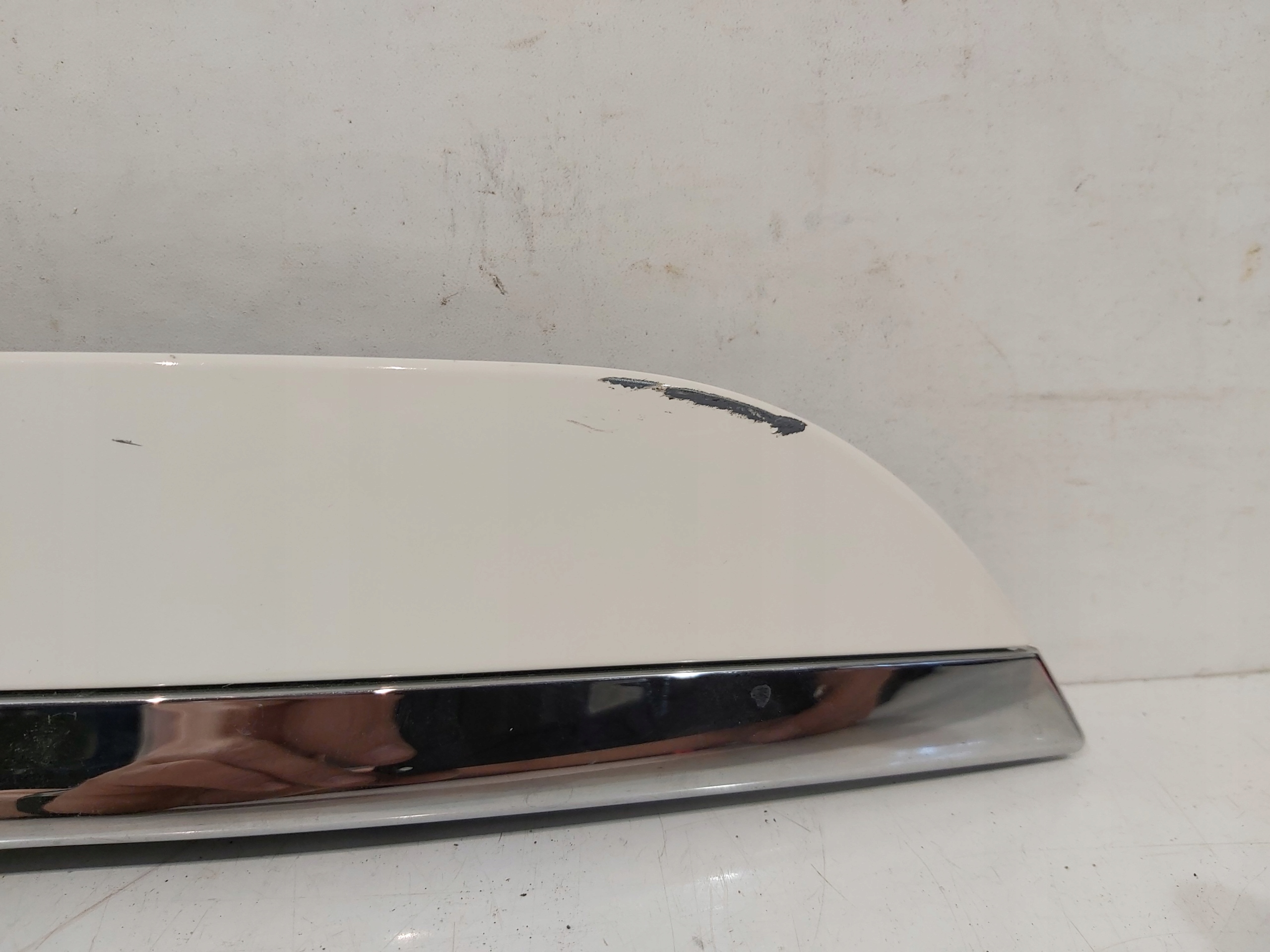 NAKŁADKA KLAPY MASERATI GHIBLI 670017262 Producent części Maserati OE