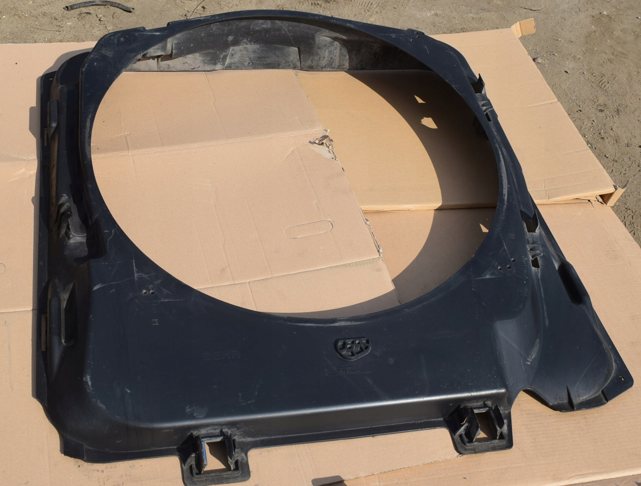 81.06620.0188 - КРЫШКА ВЕНТИЛЯТОРА РАДИАТОРА MAN TGA TGX