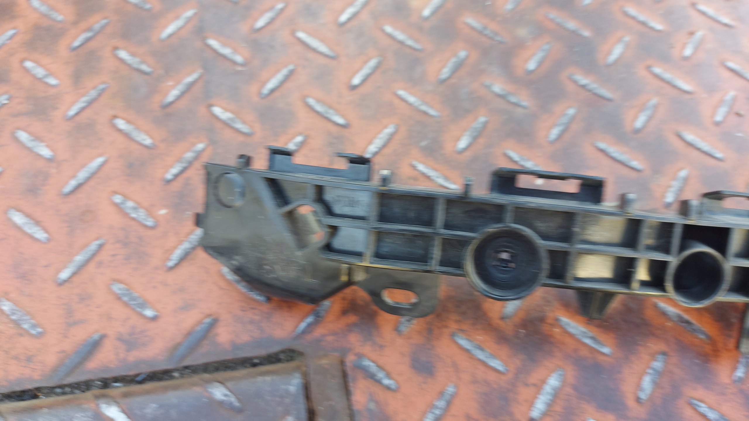 bumper bracket left rear part TOYOTA YARIS IV 20