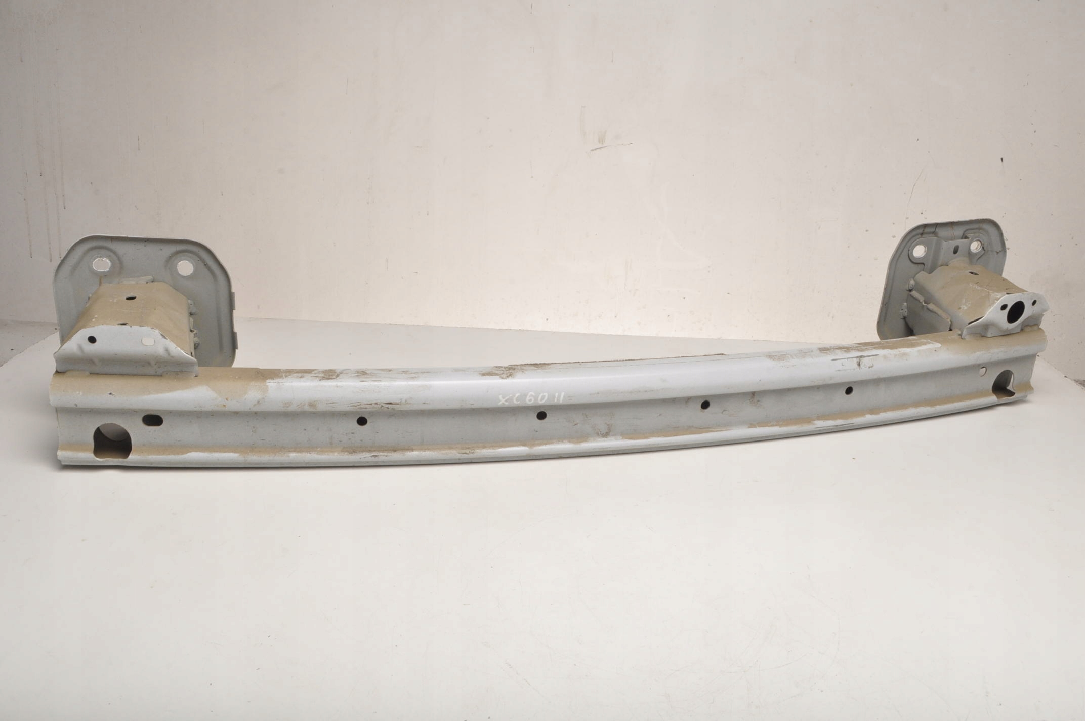 VOLVO XC60 II BELKA ZDERZAKA TYŁ 32133464