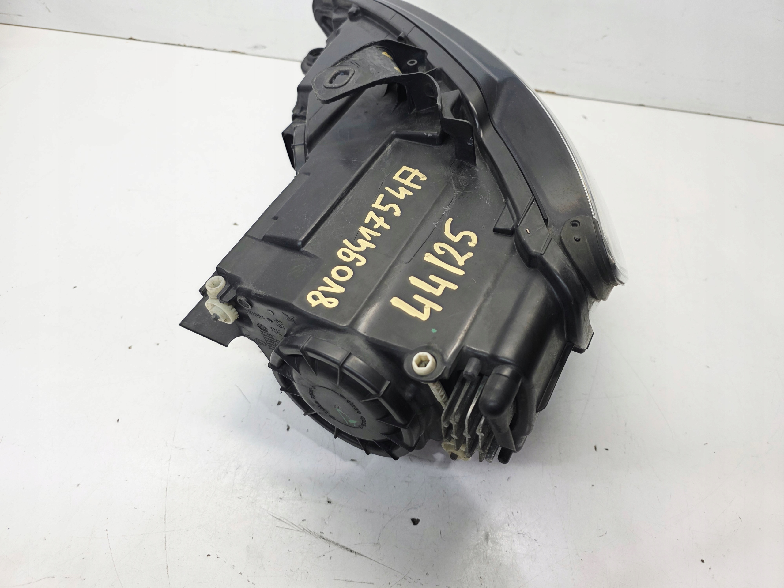 REFLEKTOR right front BI XENON LED positioning AUDI A3 8V 8V0941754A 44/25