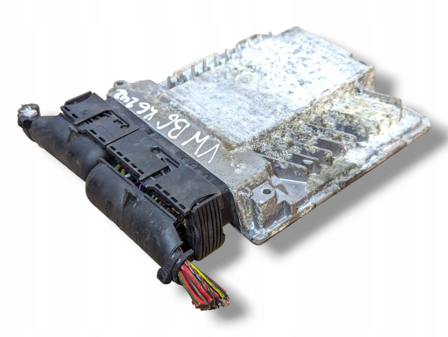 control unit of the engine Volkswagen Passat B6 2006 03G906018CE