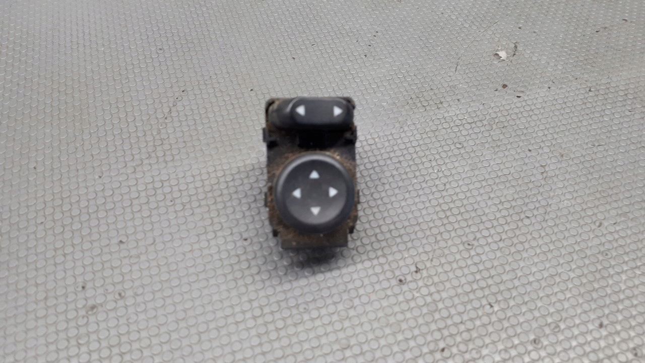 Przełącznik regulacji lusterek Alfa Romeo 156