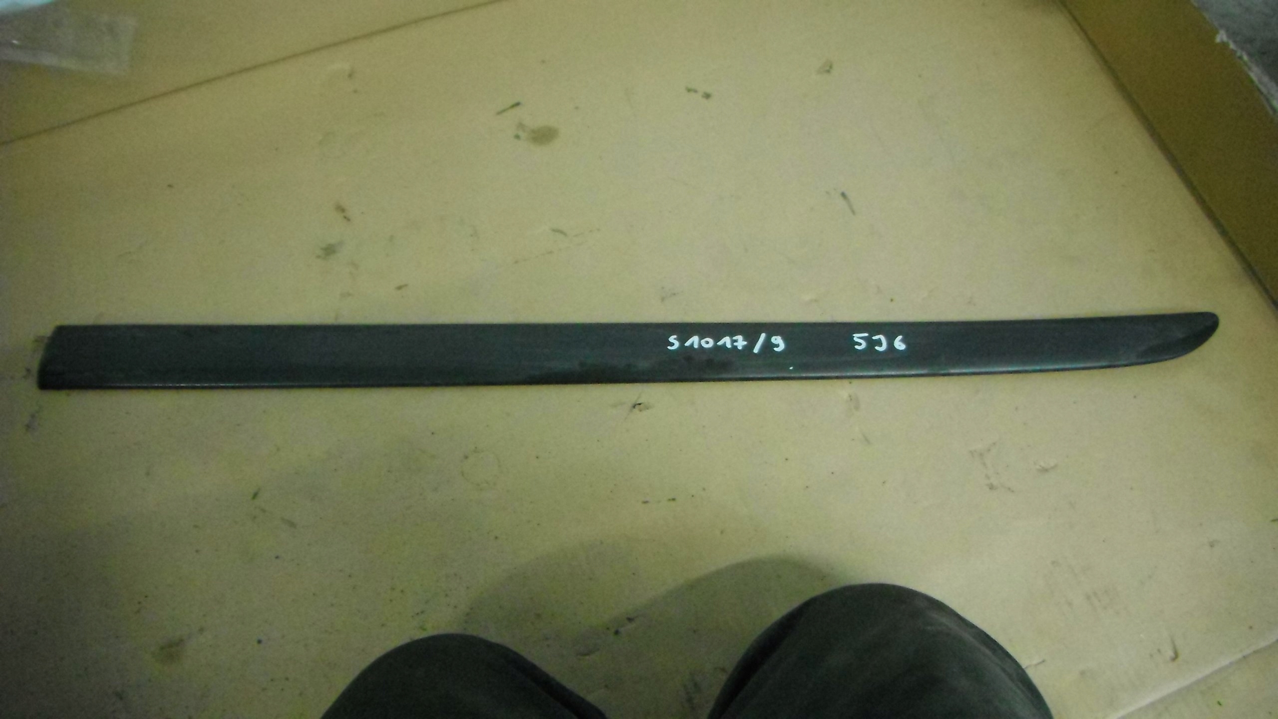 SKODA FABIA II LISTWA NA DRZWI LEWY PRZÓD 5J6