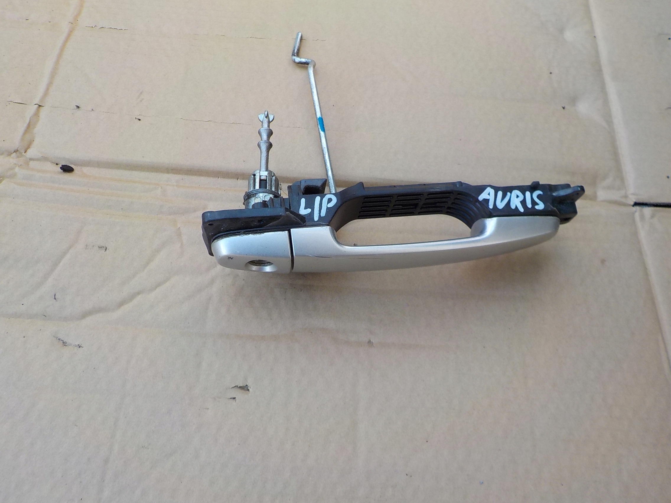 lock cylinder handle left front toyota auris and 2009r
