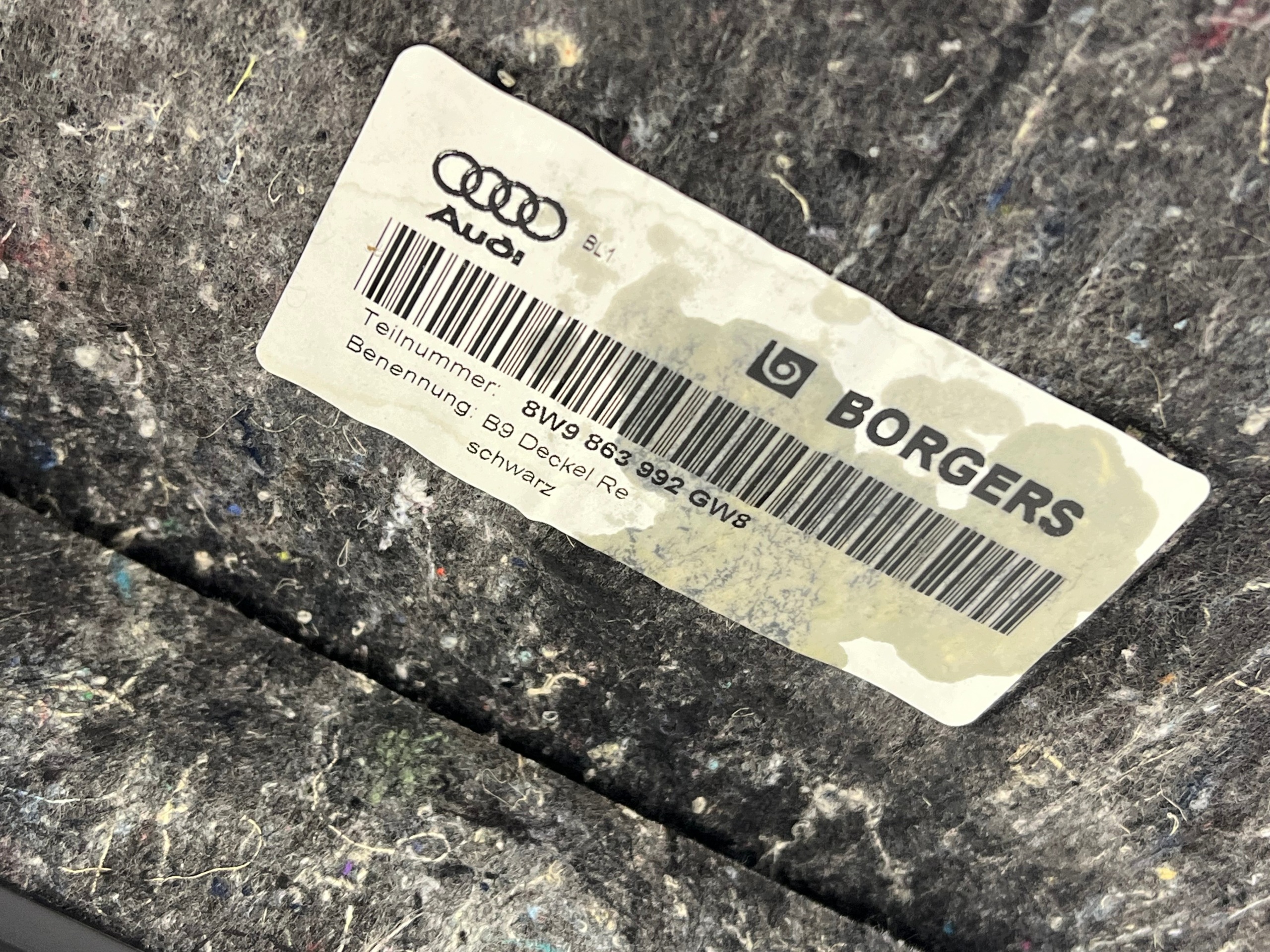 side upholstery boot right 8W9863880 AUDI A4 B9 KOMBI