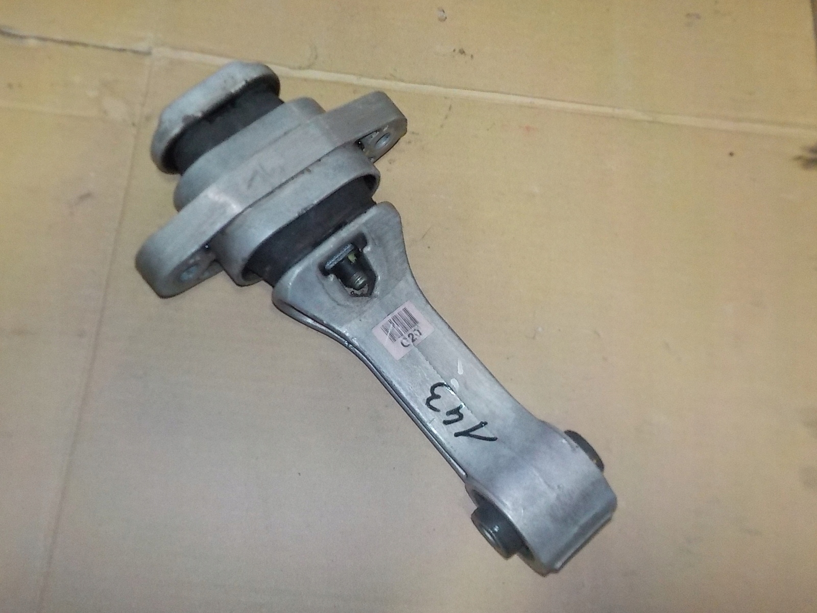 ŁAPA PODUSZKA SKRZYNI SORENTO IV 21959L1100