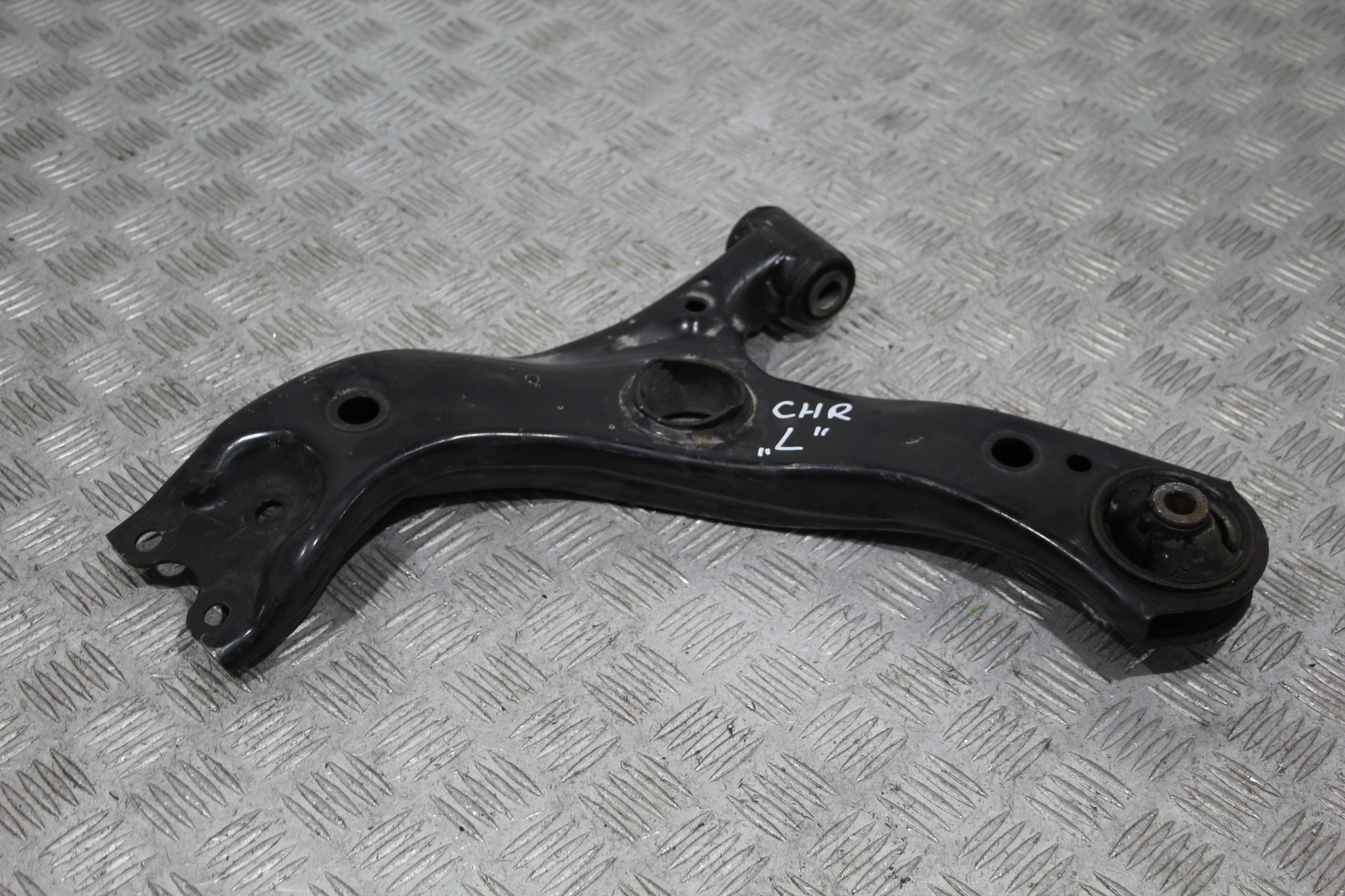 WAHACZ LEWY PRZÓD TOYOTA CHR C-HR