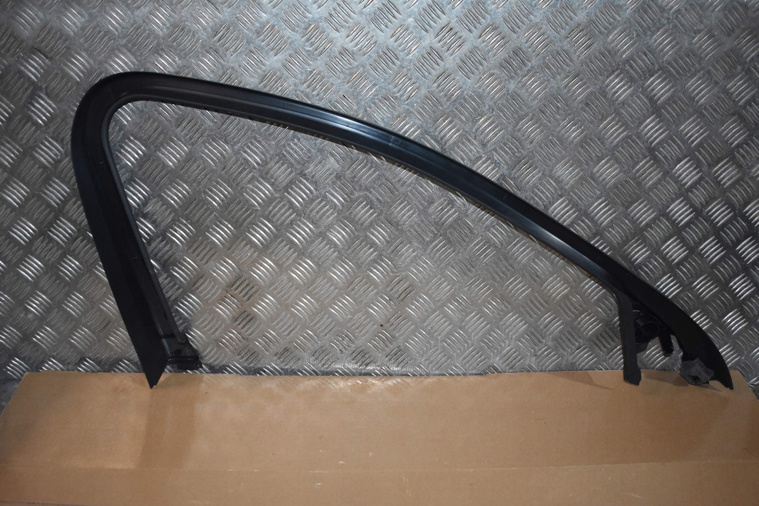 IDEALNY moulding door front front right MERCEDES W206 1
