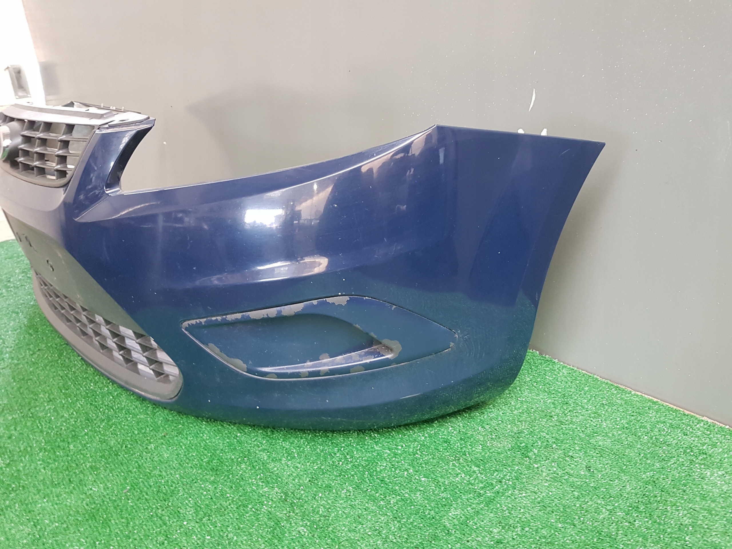 bumper front front LIFT FORD FOCUS MK2 KOD LAKIERU R8