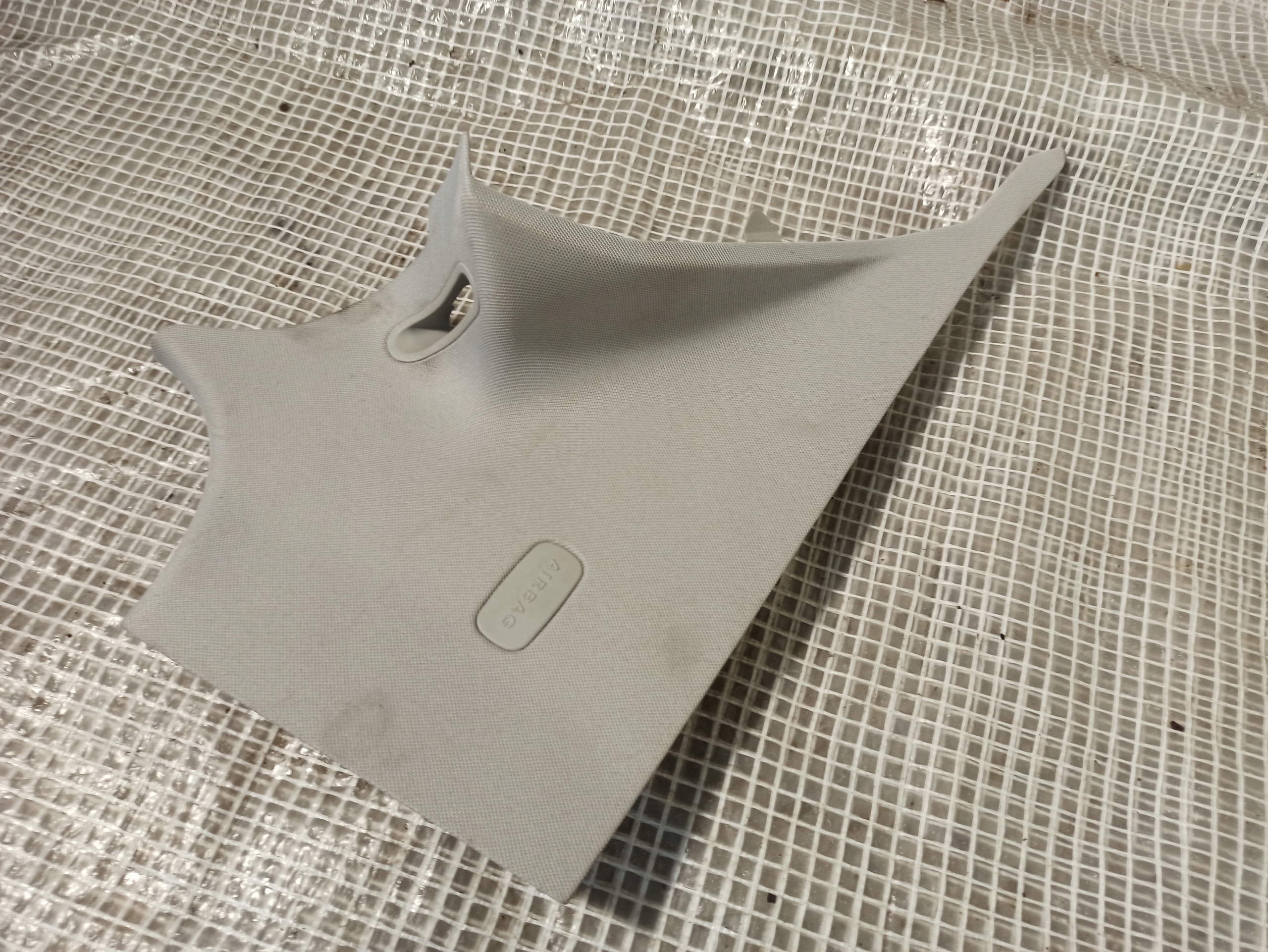 Mercedes W205 кришка стійки C ліва a2056900125