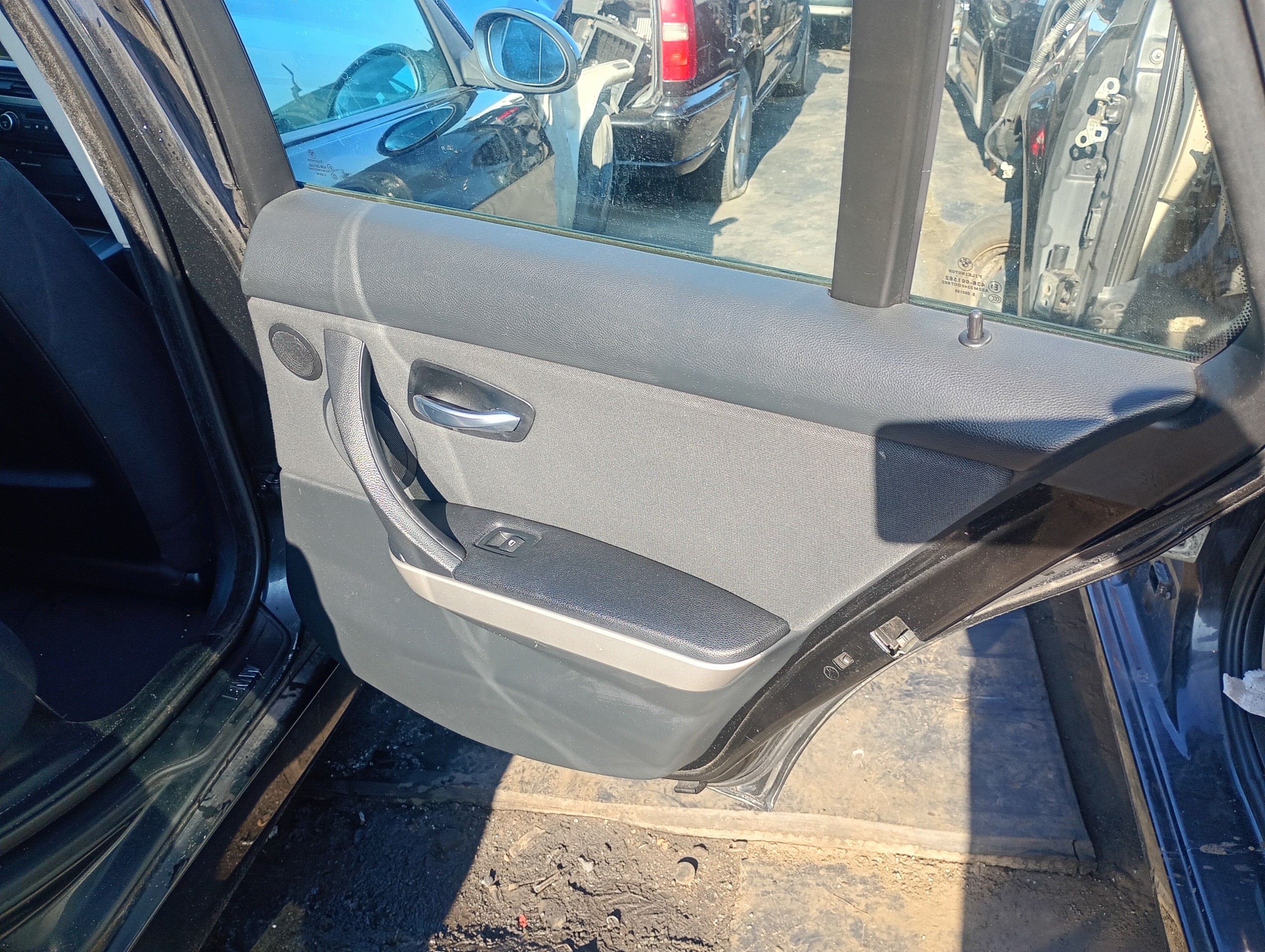 upholstery side right rear part BMW 3 III E91 06-07