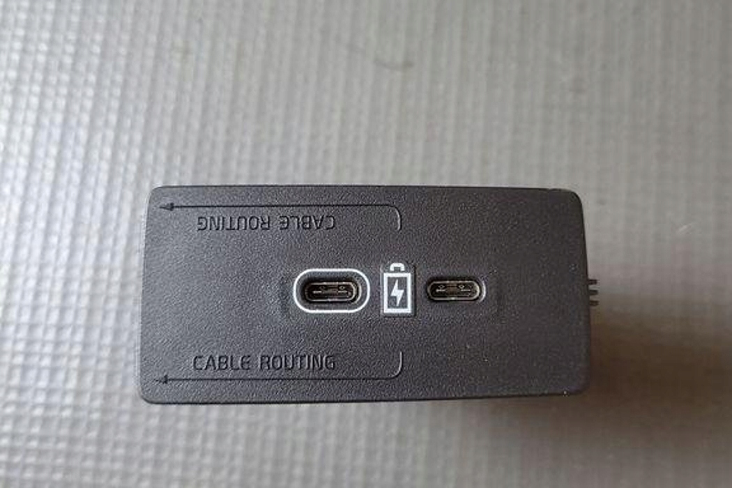 USB VOLVO XC70 CROSS COUNTRY 31682676 2.0L gasoline 2022