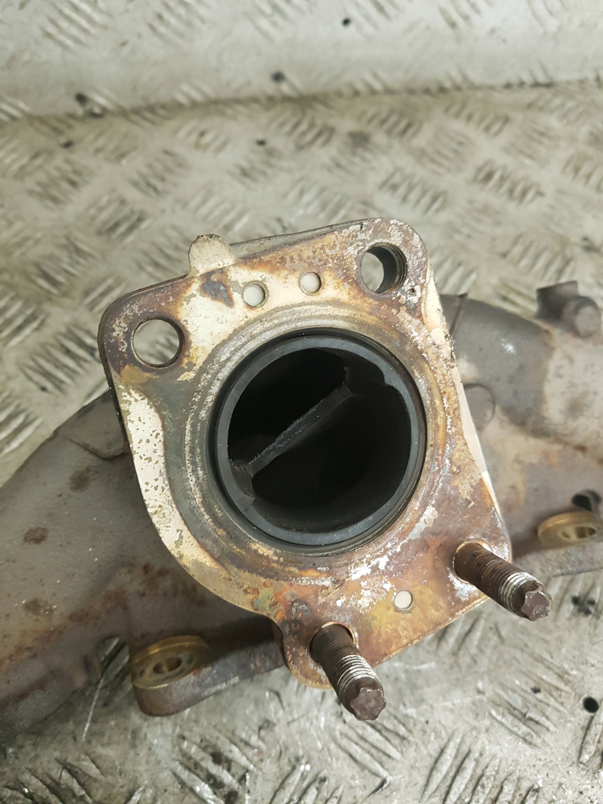 exhaust manifold RENAULT CLIO 4