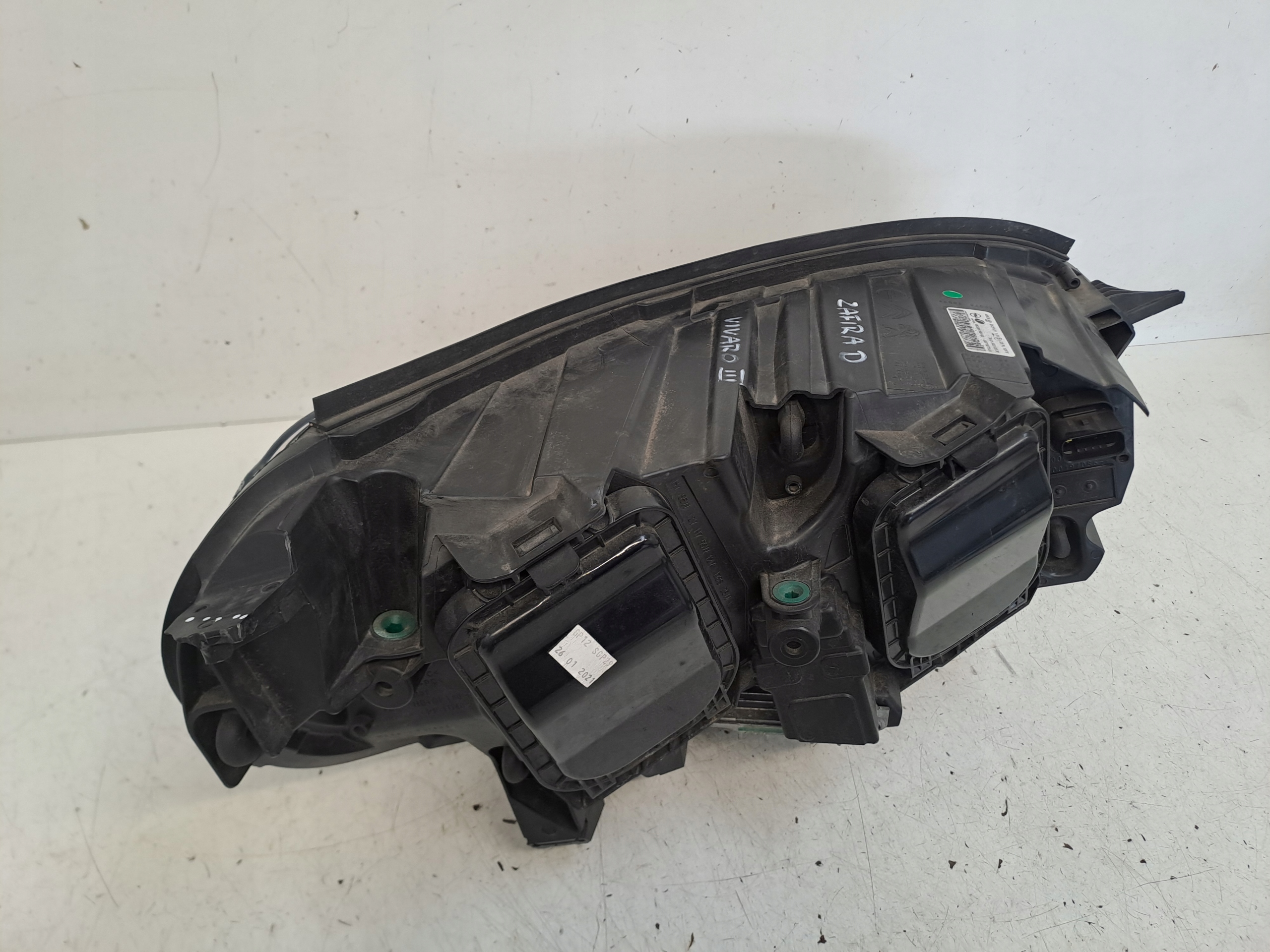 light left front 9832837680 Zafira D Vivaro C