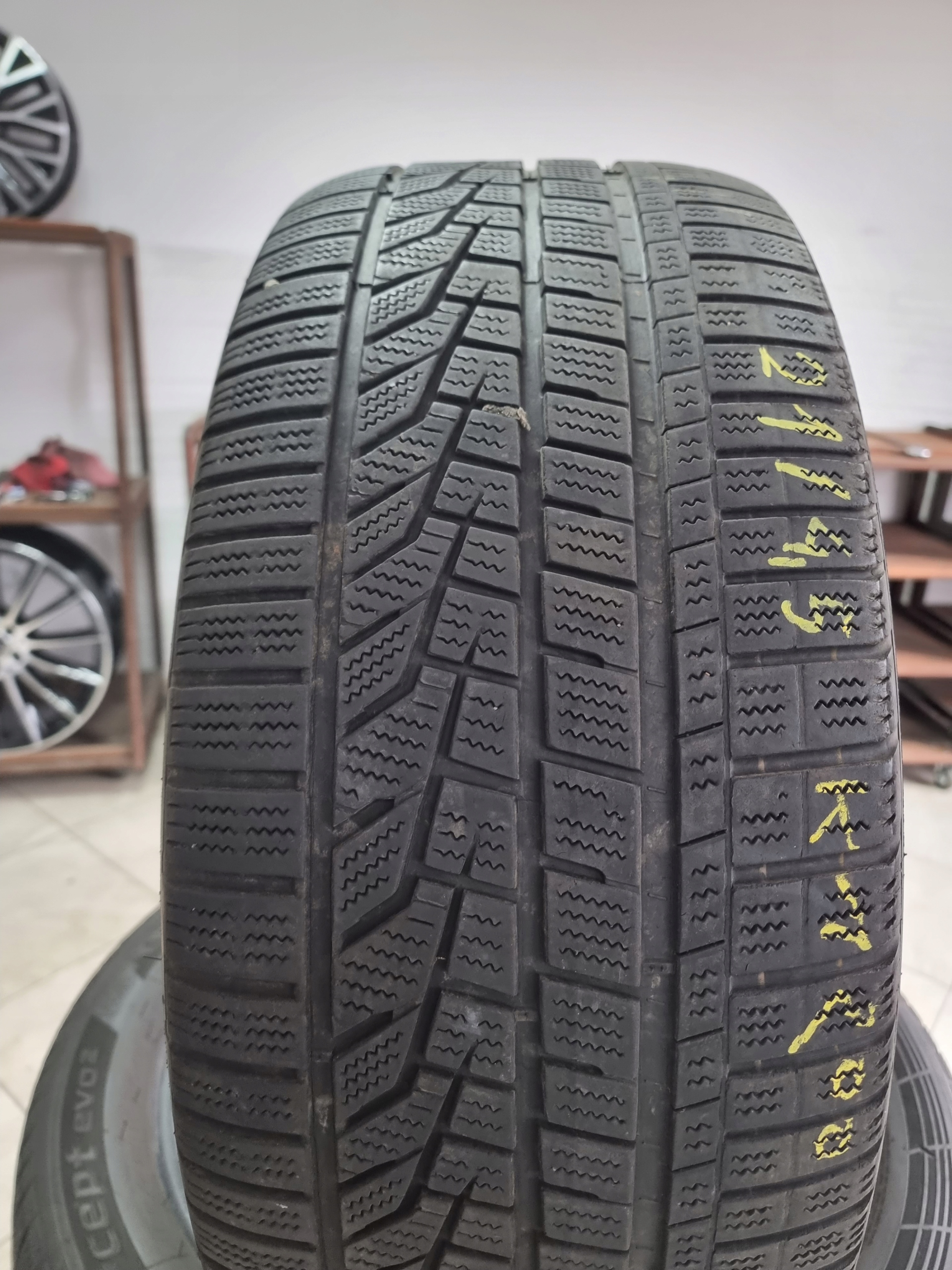 4 Opony ZIMOWE 255 45 19 104V Hankook Winter i*cept evo2 MOE