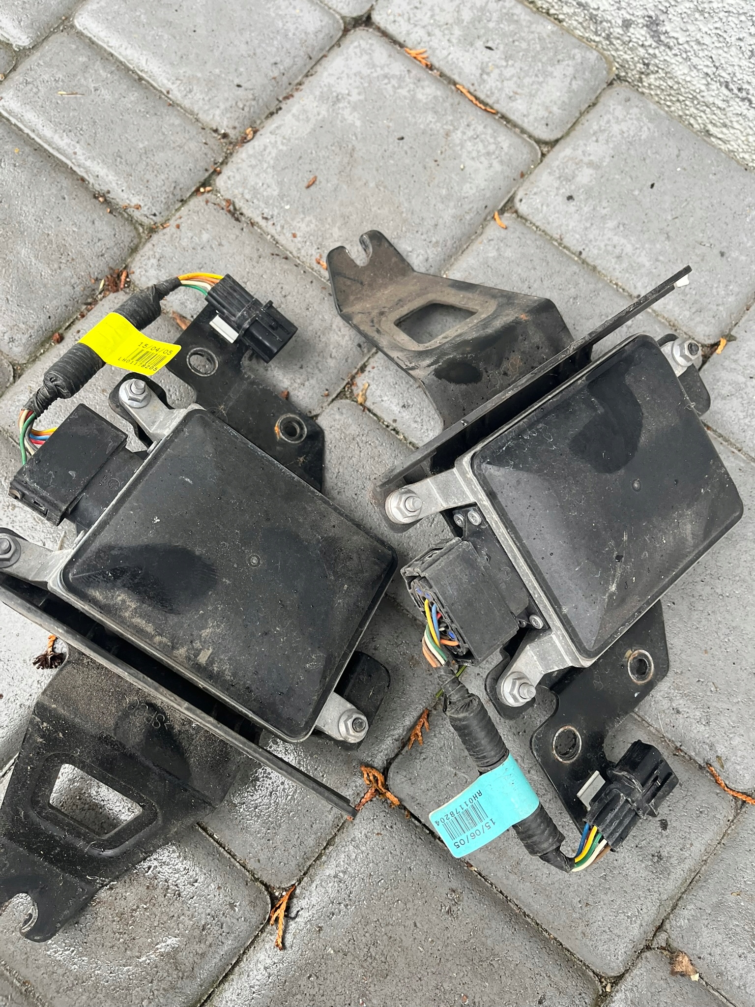 RADAR SENSOR KIA SORENTO III 95811-C5000 LEWY