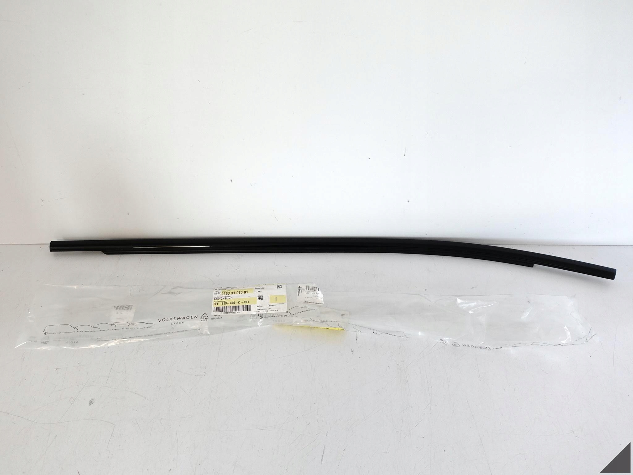 CUPRA FORMENTOR 5FF 21- moulding dust windows door right rear part 5FF839476C