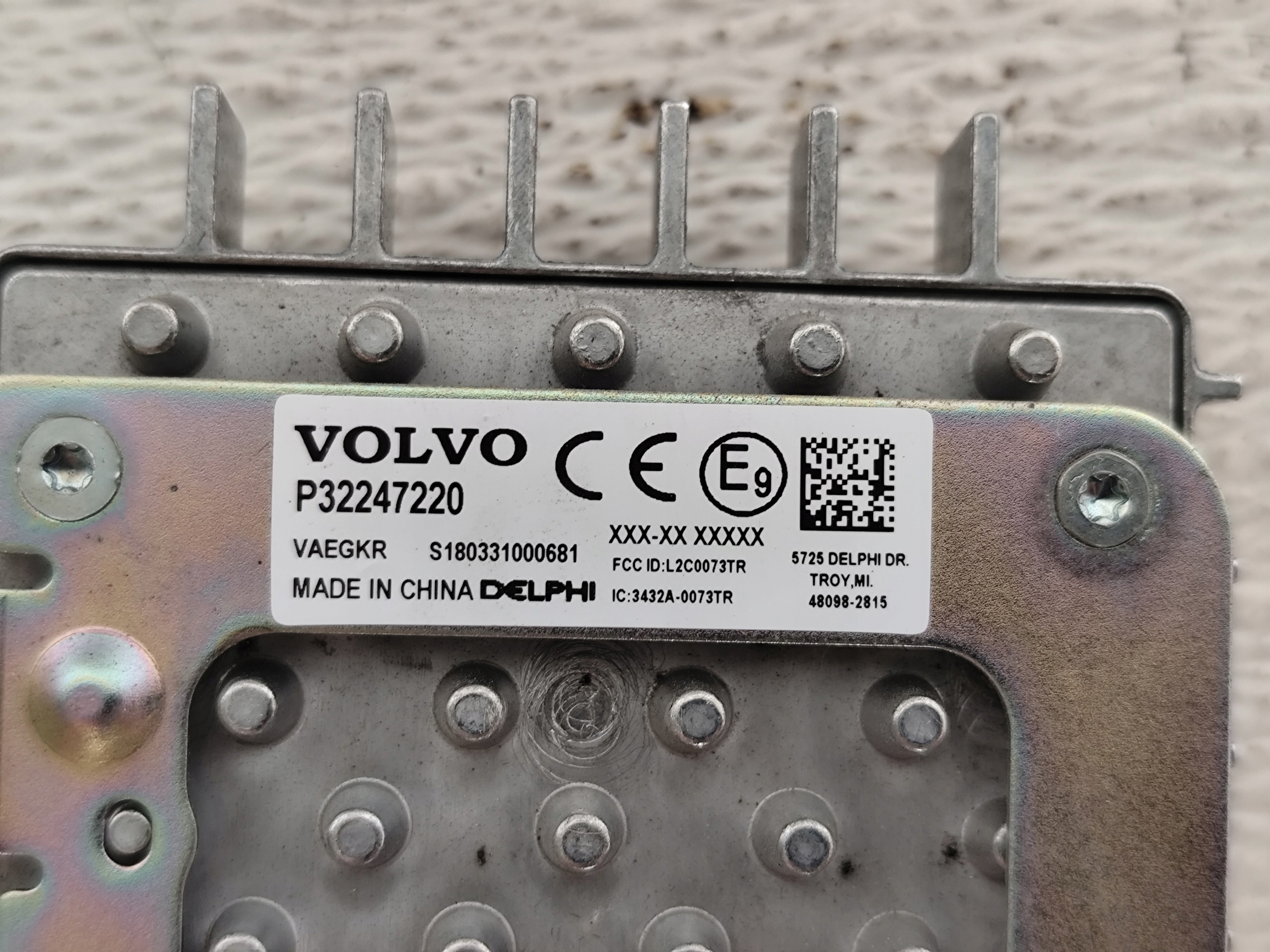VOLVO XC60 LADOWARKA INDUKCYJNA 32247220