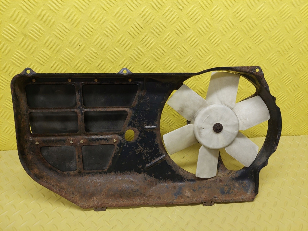 AUDI 80 2.0 radiator fan