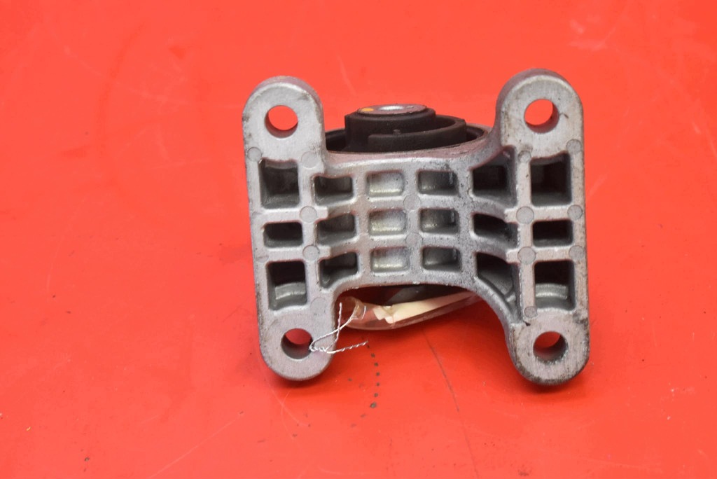 holder engine mount left front 218C0CU000 KIA EV6 GT 77.4 kWh 584 KM 21