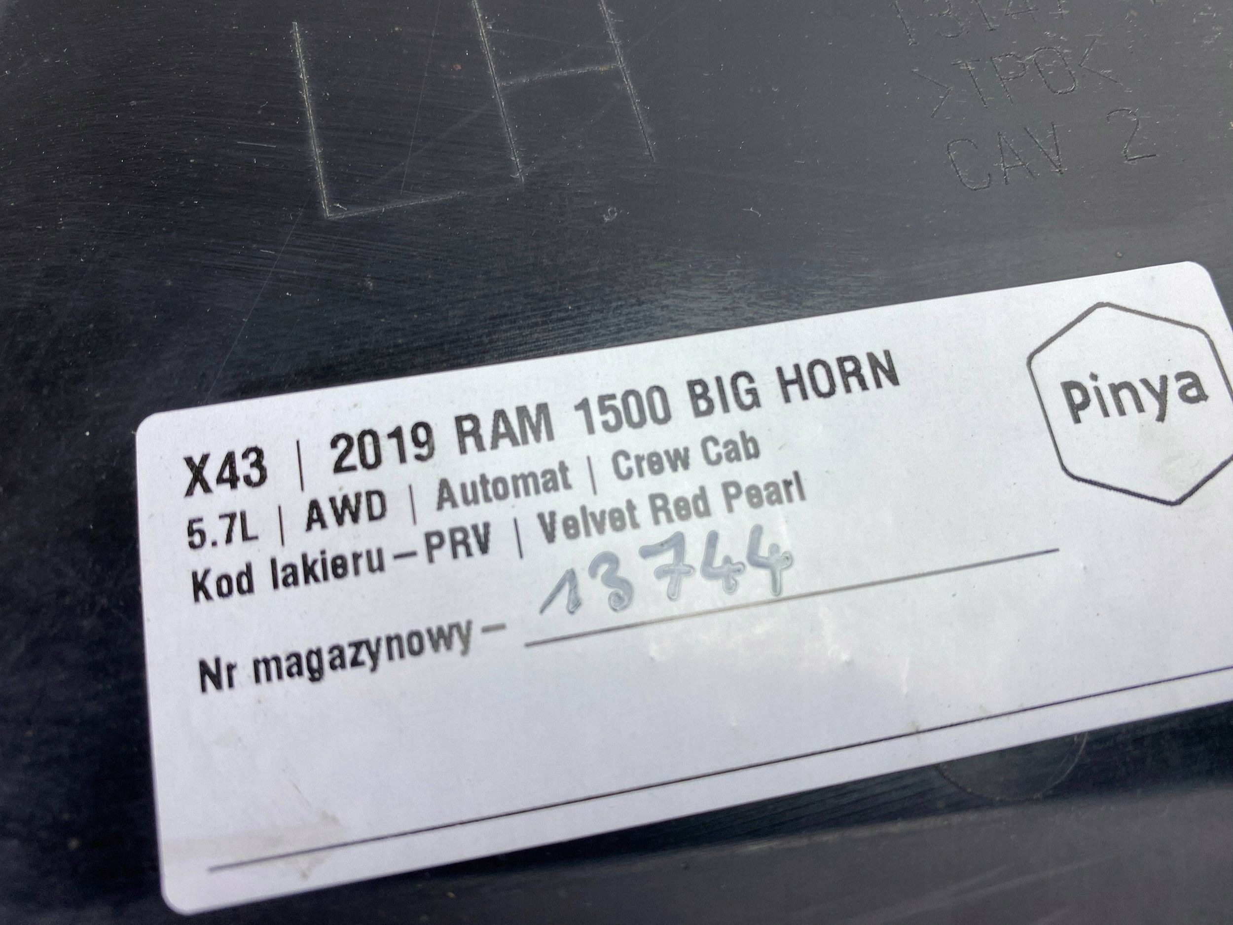mudguard front left Ram 1500 DT 2019+