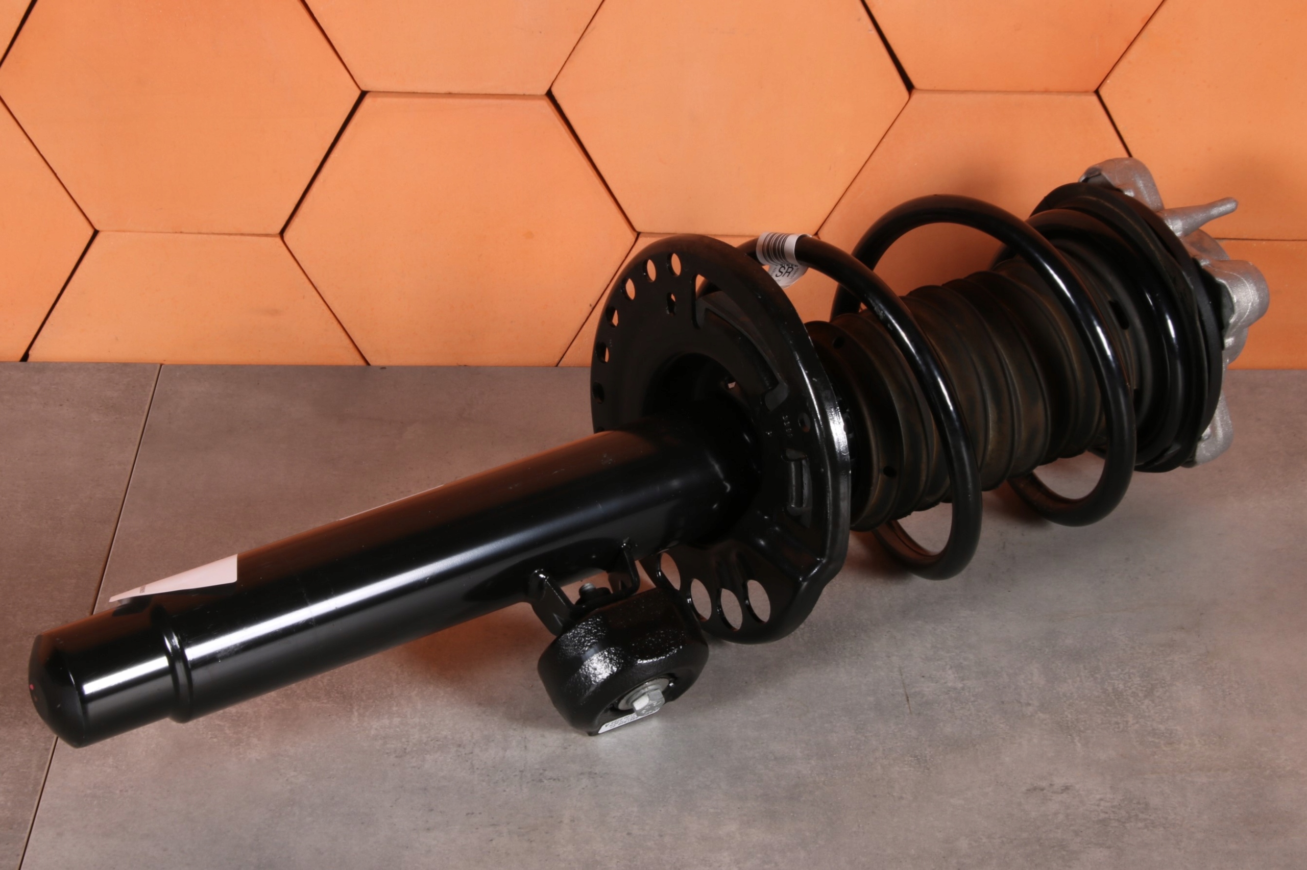 BMW 4 G23 shock absorber right front front 2WD RWD 6888504 236 km !!!
