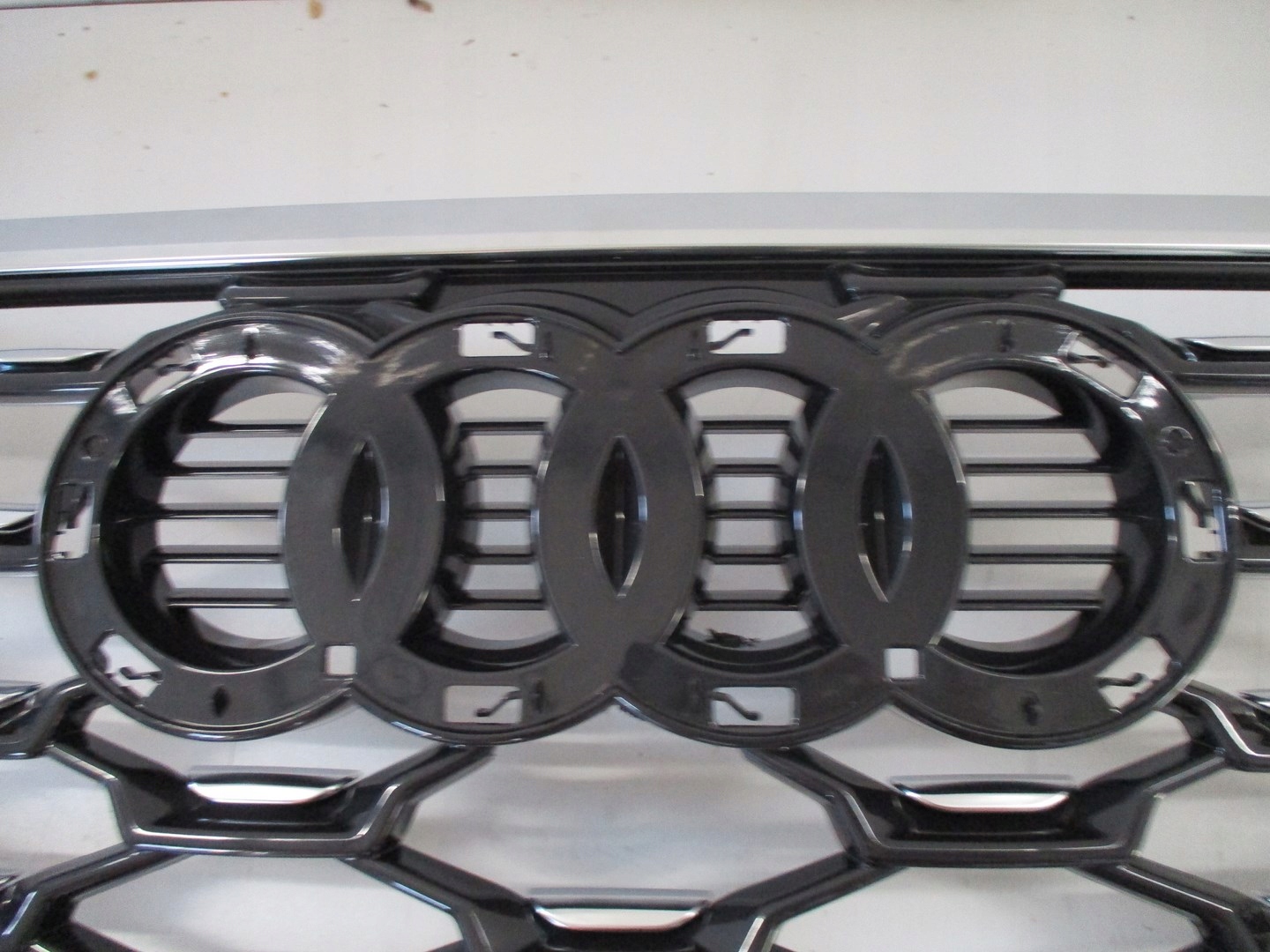 GRILLE AUDI CHROM 83F853651B C S-LINE