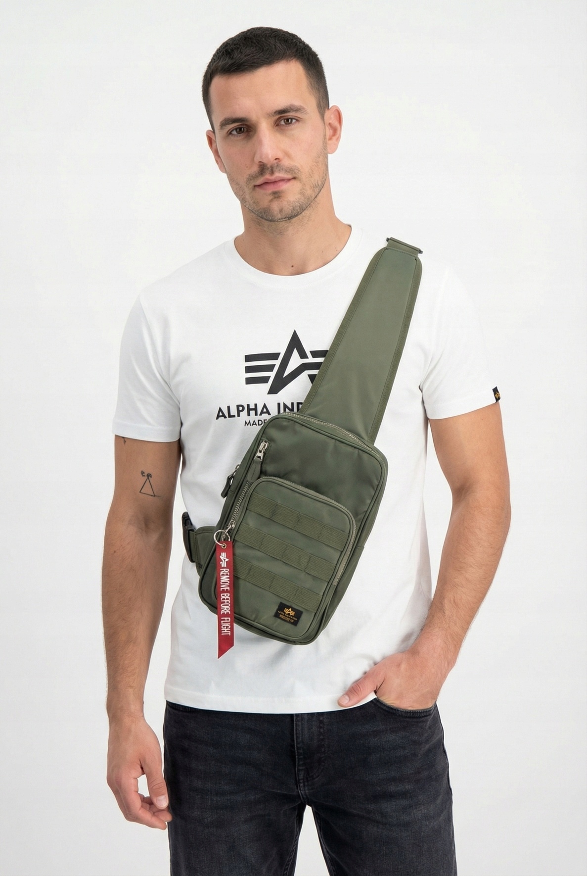 Taška Label Sling Bag tmavě olivová