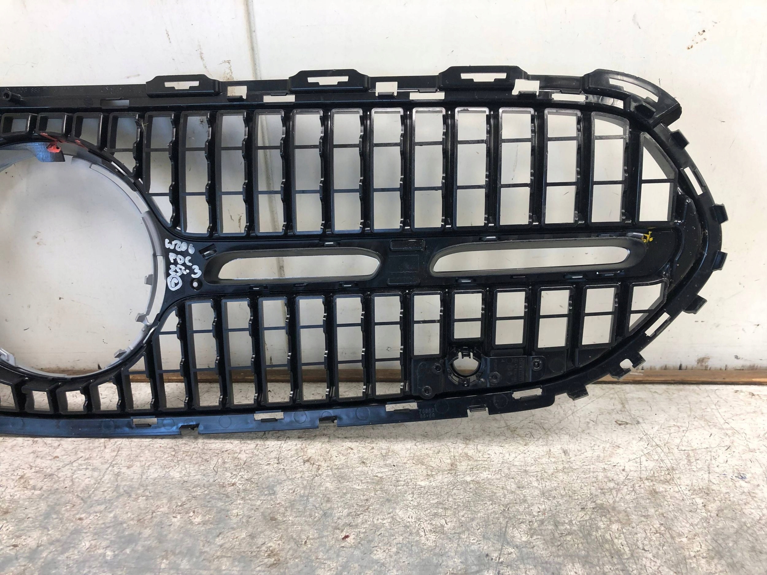 Grill Grill PDC MERCEDES W206 A2068886700