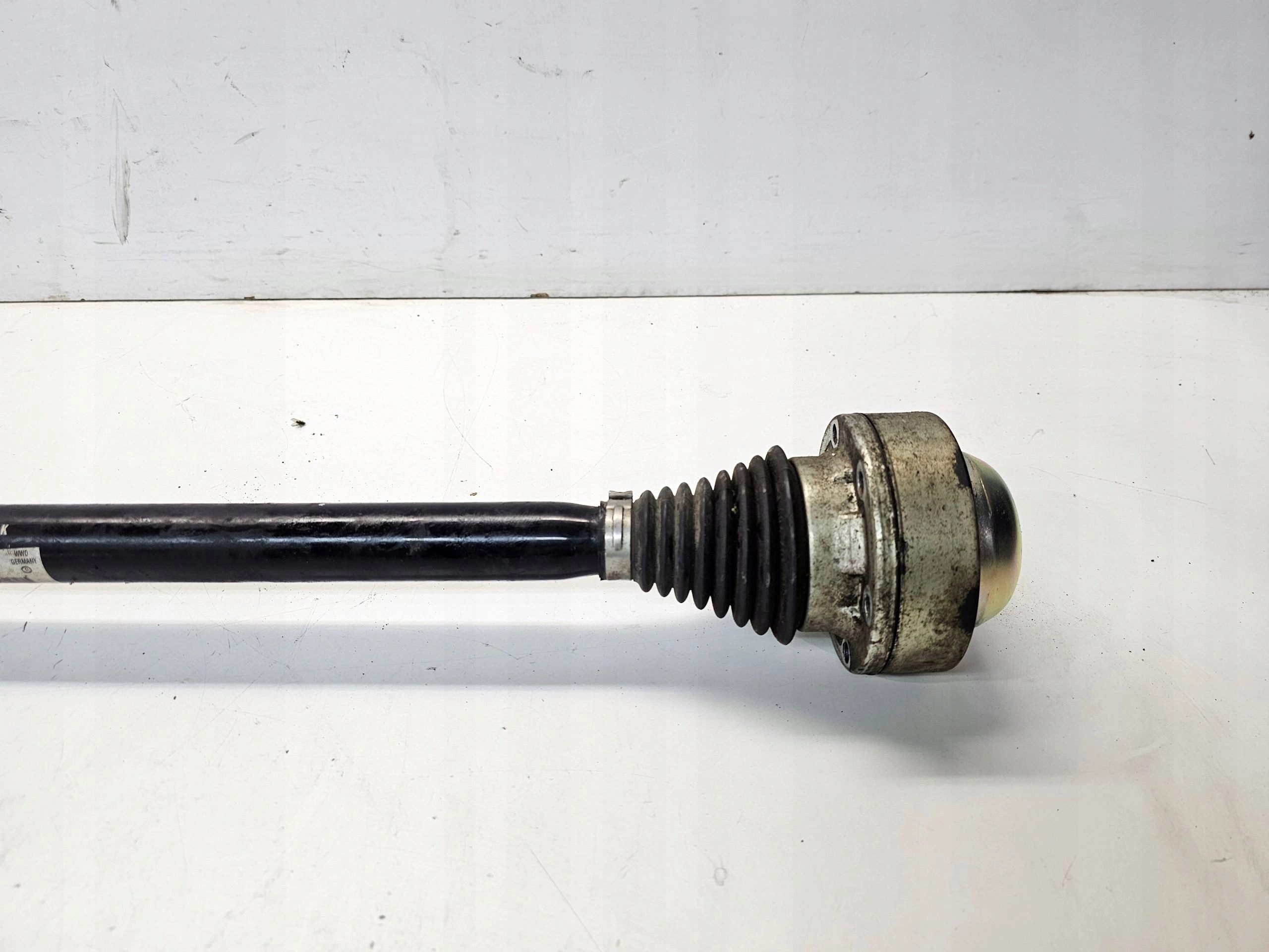 semi-axis left rear part AUDI A4 B9 LIFT 8W0501203K