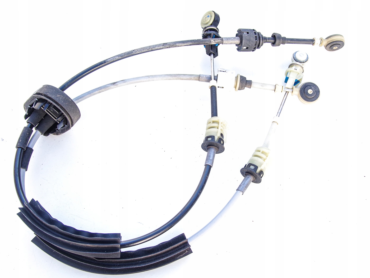 ТРОСЫ ПЕРЕКЛЮЧЕНИЯ ПЕРЕДАЧ OPEL ZAFIRA C 55489206