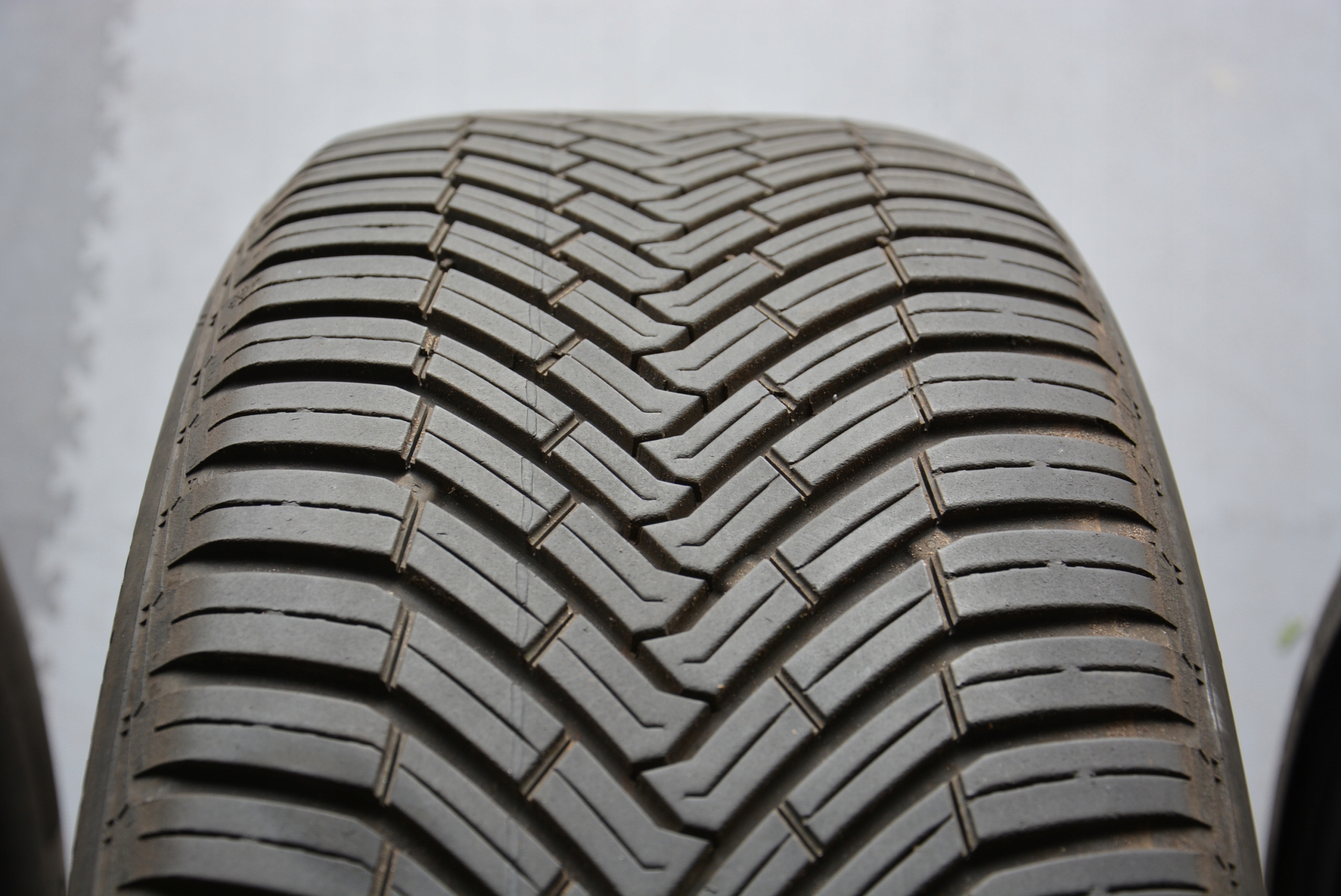 PNEUMATIKA CONTINENTAL 215/50R19 použitá.. 1ks