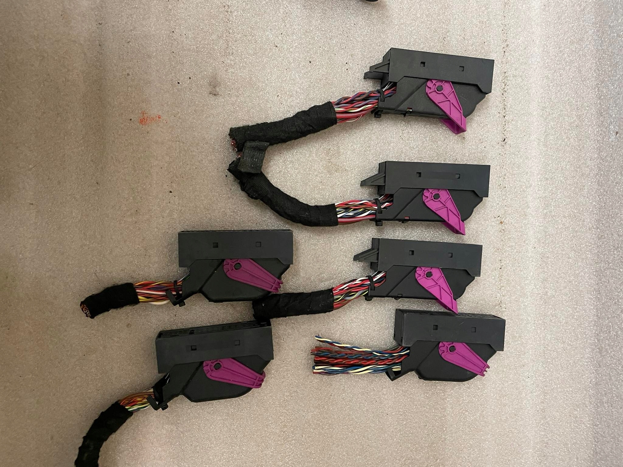 VW КУБ РОЗ'ЄМ 5K0971636 4G0971636A