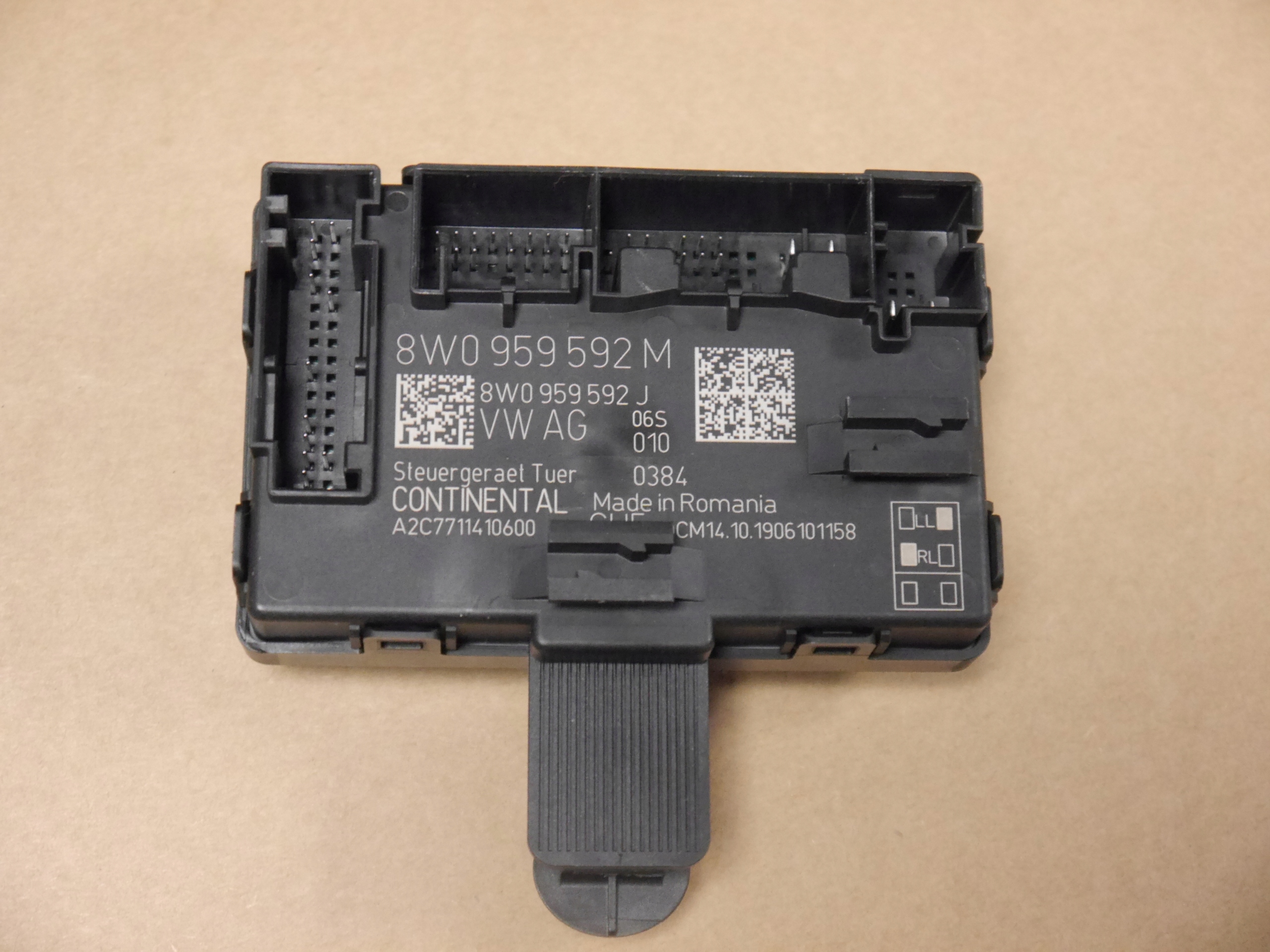 AUDI A5 8W STEROWNIK DRZWI PRAWY PRZOD 8W0959592M