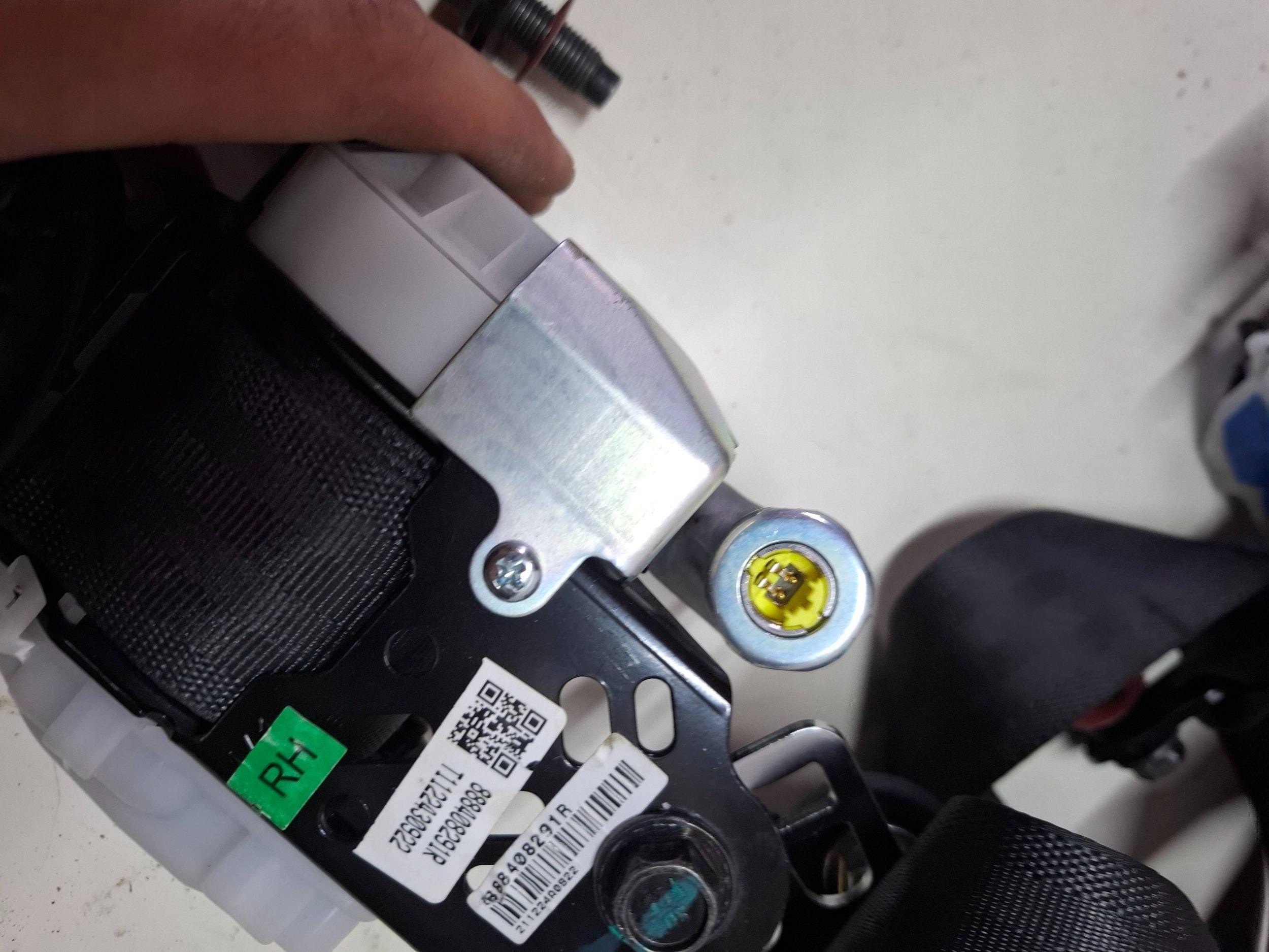 Dacia SPRING ремень безопасности комплект перед зад оригинал европа