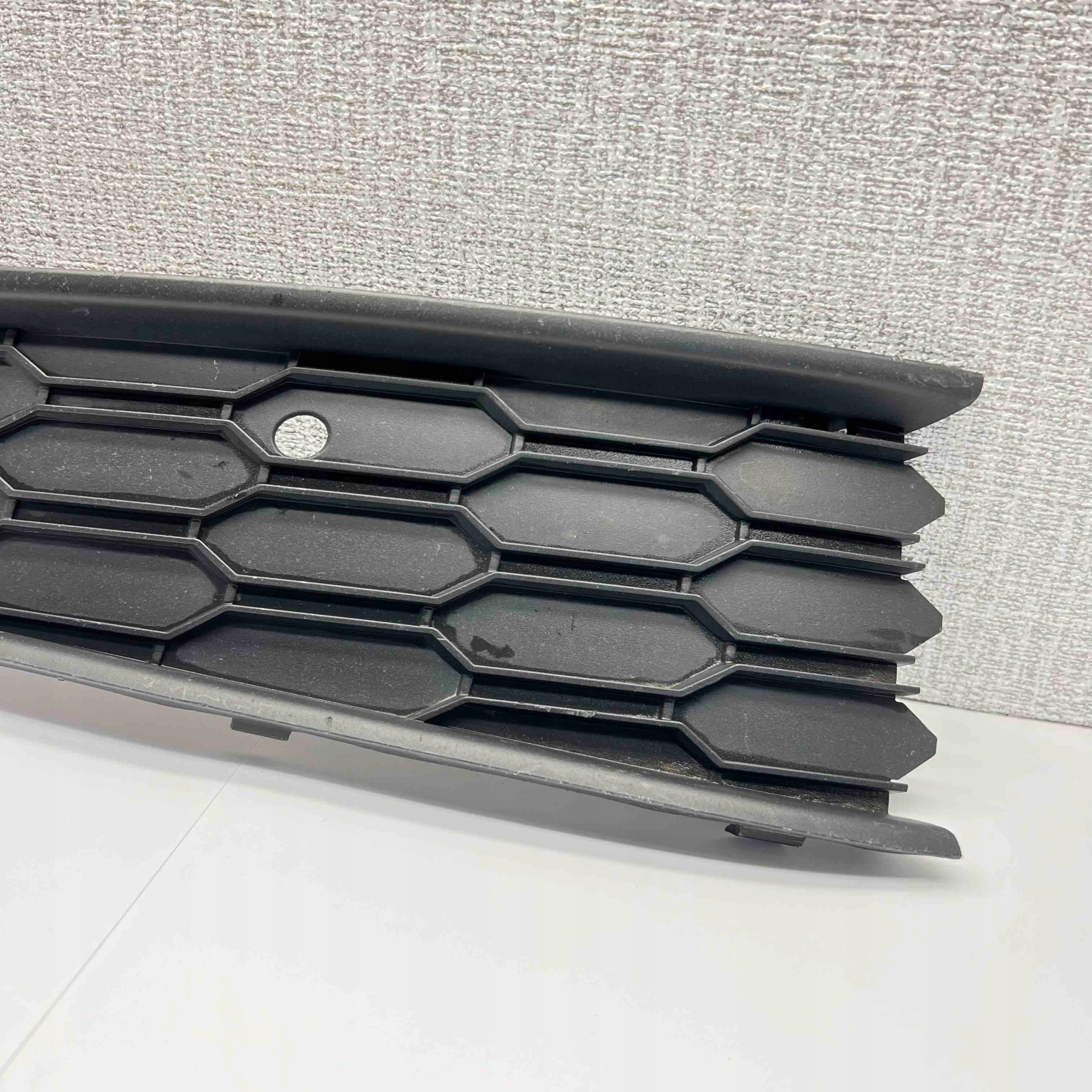 SKODA KAMIQ 2019- right spoiler grid of a bumper front 657807682A