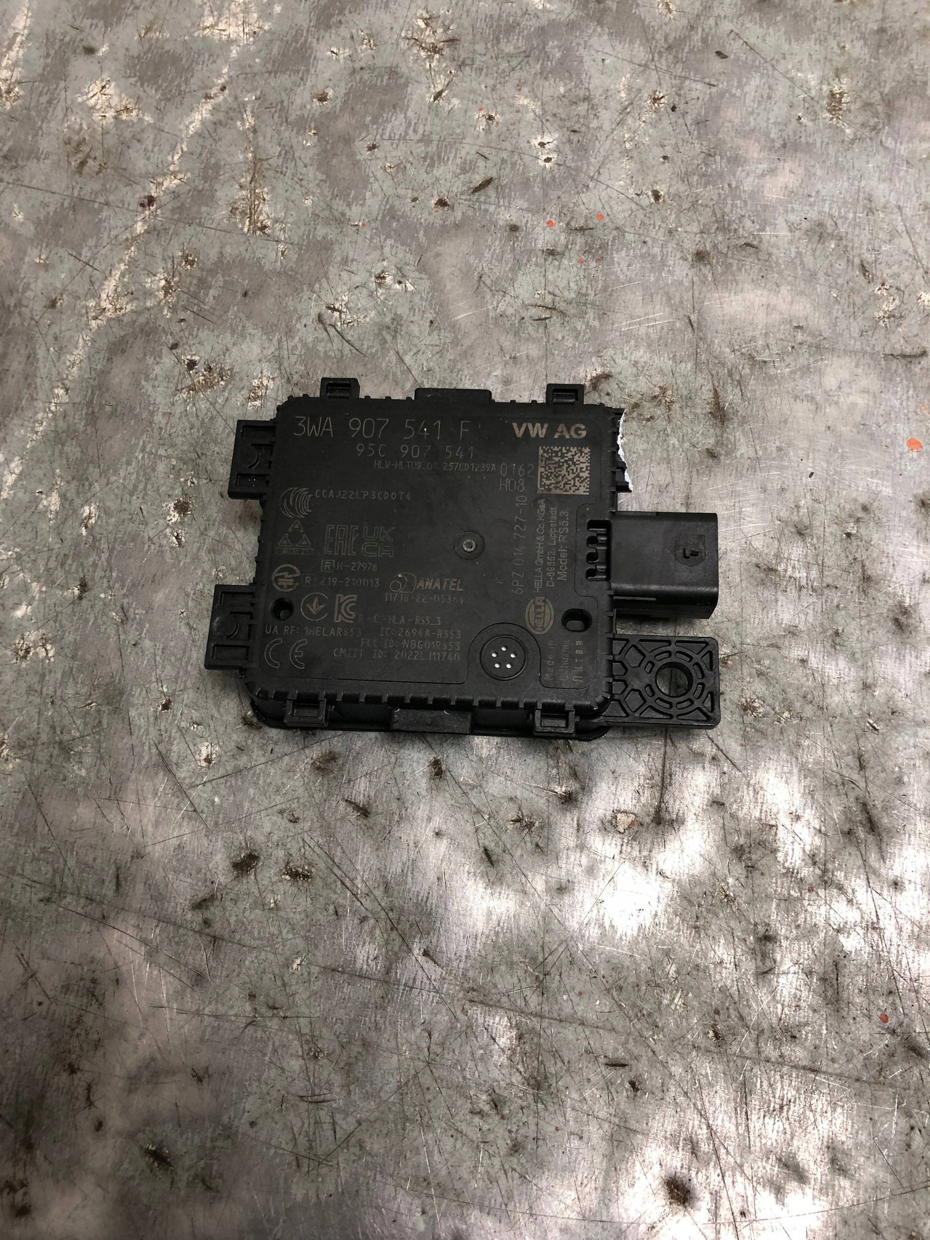RADAR Sensor DISTRONIC VW AUDI 3WA907541F