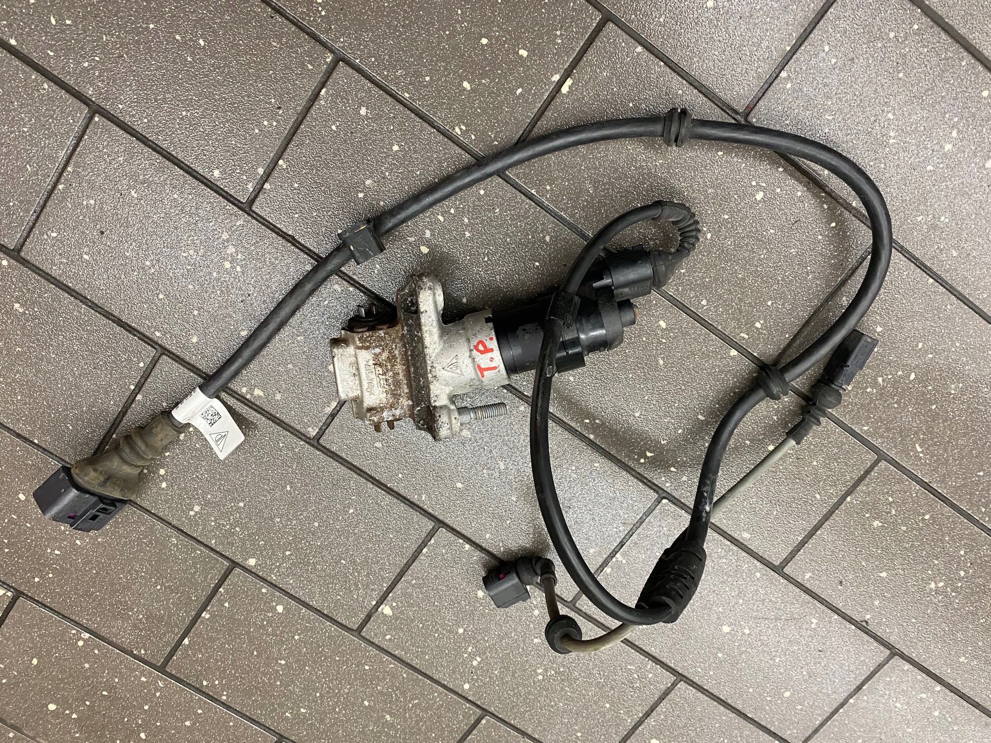 SILNICZEK HAMULCA RĘCZNEGO PORSCHE 981 PRAWY BOXST