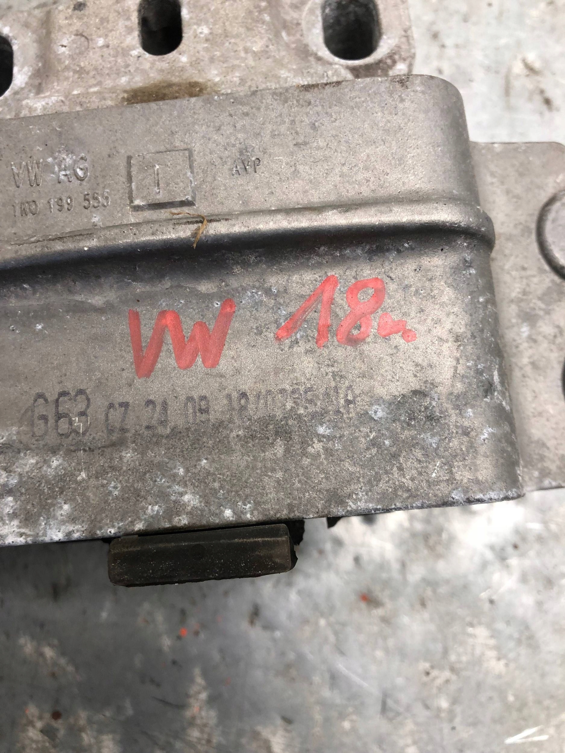 holder engine mount VW 1K0199555T