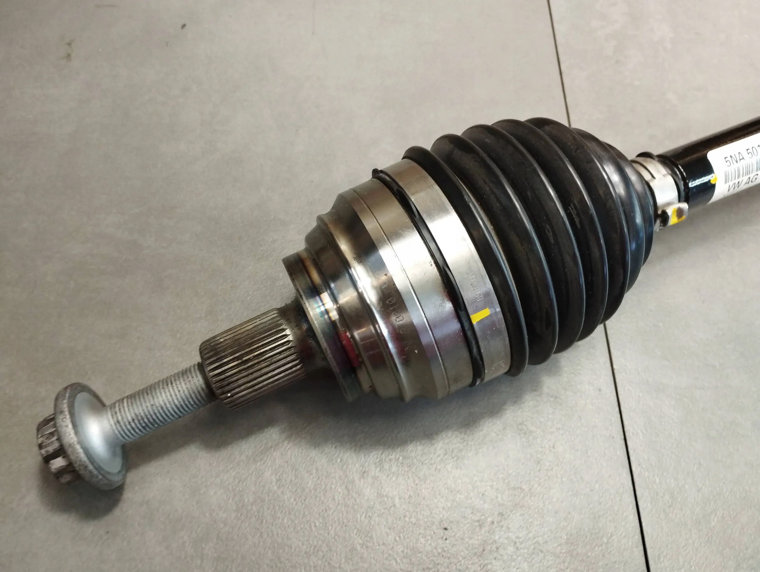 VW Arteon R 2.0 TSI semi-axis left rear part 5NA501203A