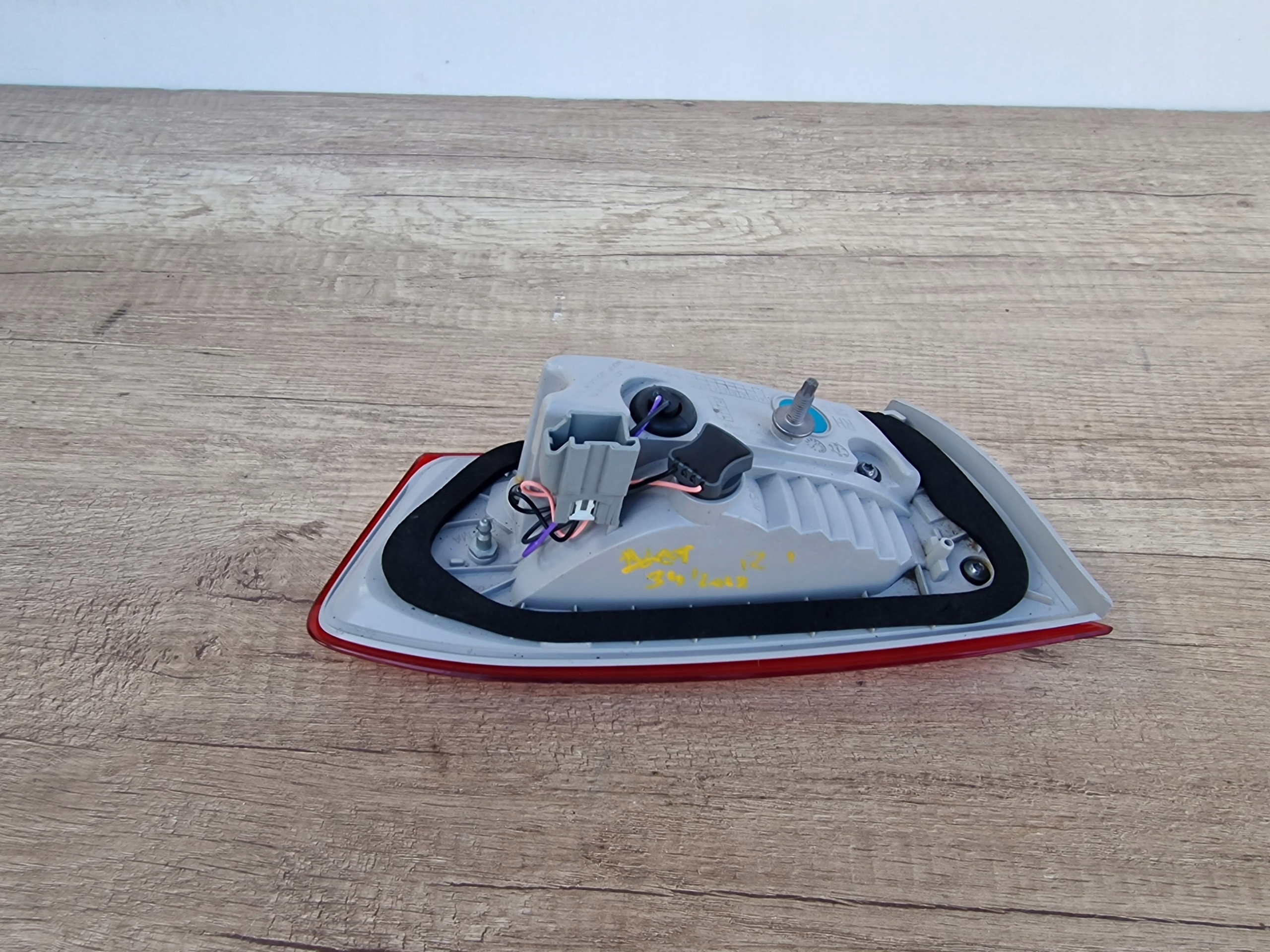 FORD FOCUS MK4 sedan right light bonnet rear part LEDOWA