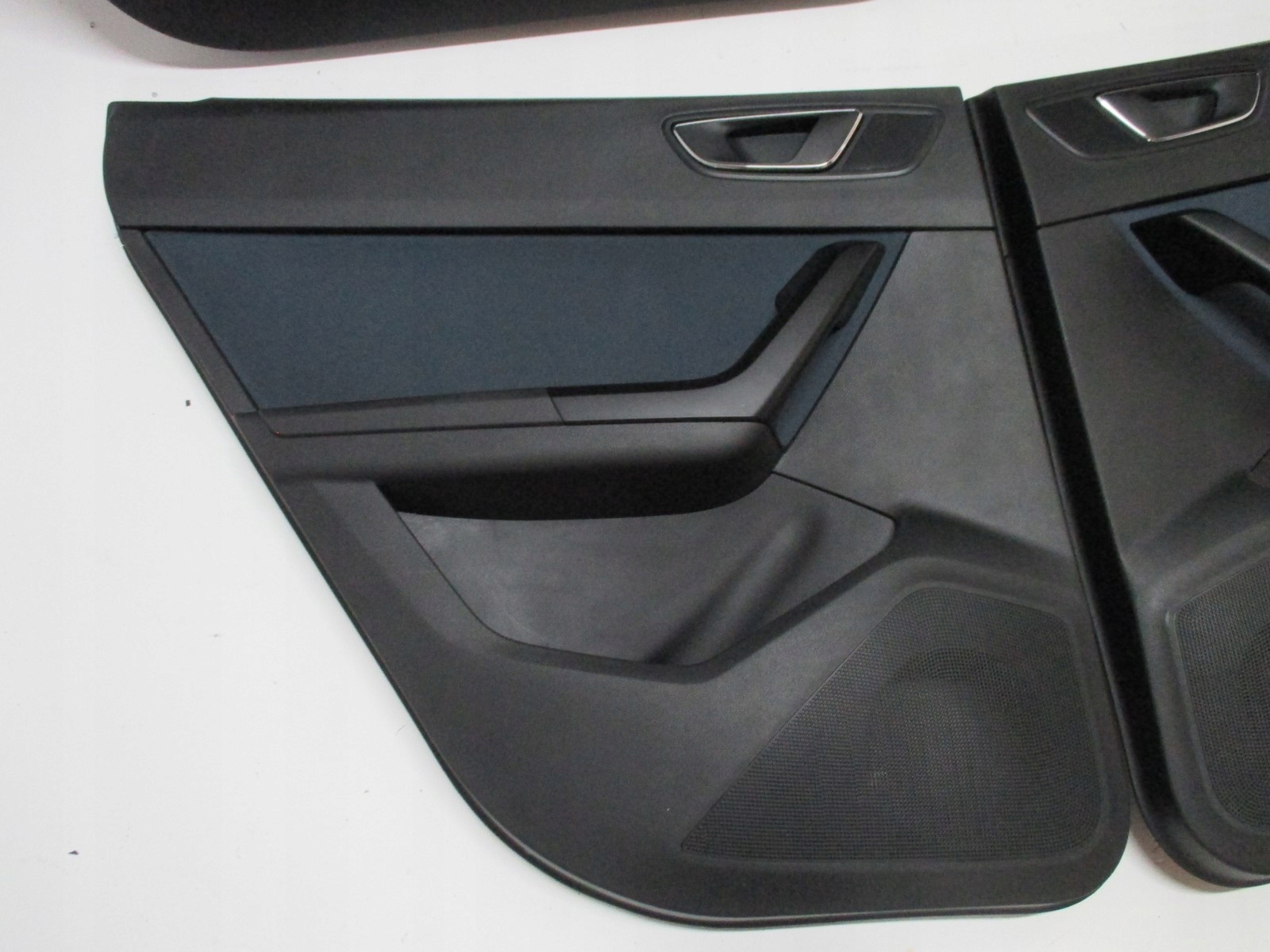 kárpit kárpitok ajtó SEAT ATECA far