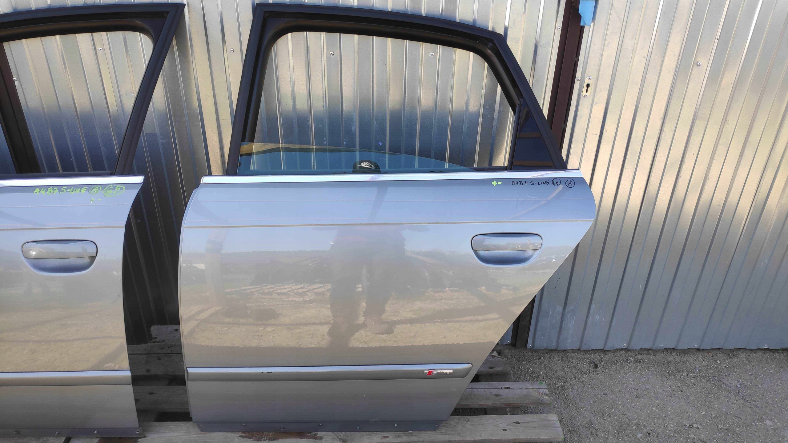 ДВЕРІ ЗЛІВА ЗАД. AUDI A4 B7 Ly7g S-LINE