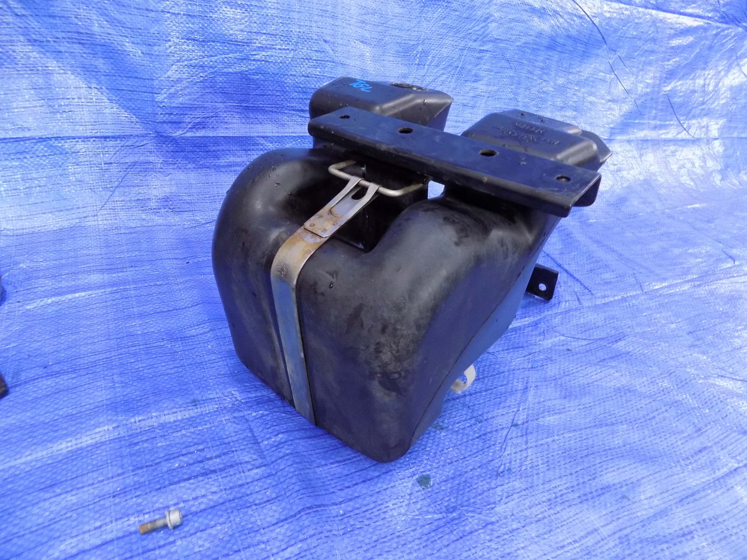 БАЧОК ОМЫВАТЕЛЯ MAN TGL 10.180 07R