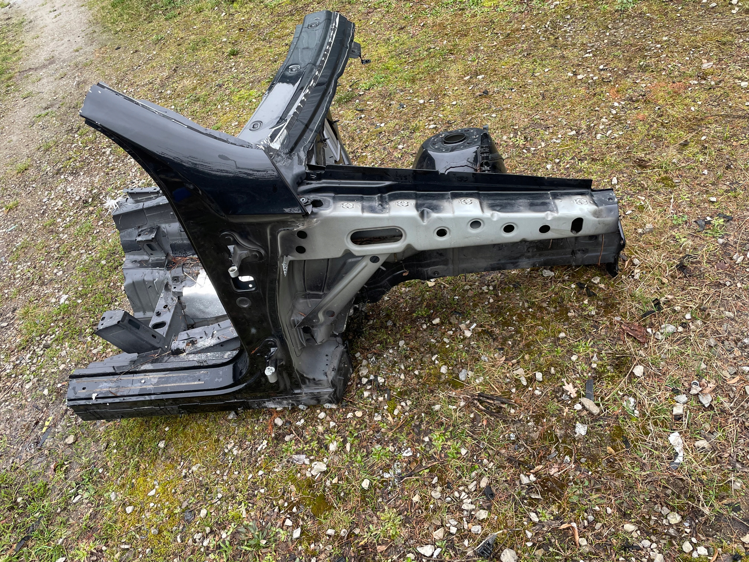 ЧЕТВЕРТИНА ЛОНЖЕРОН ПРАВИЙ ПЕРЕД MERCEDES ОСНОВНИЙ X166