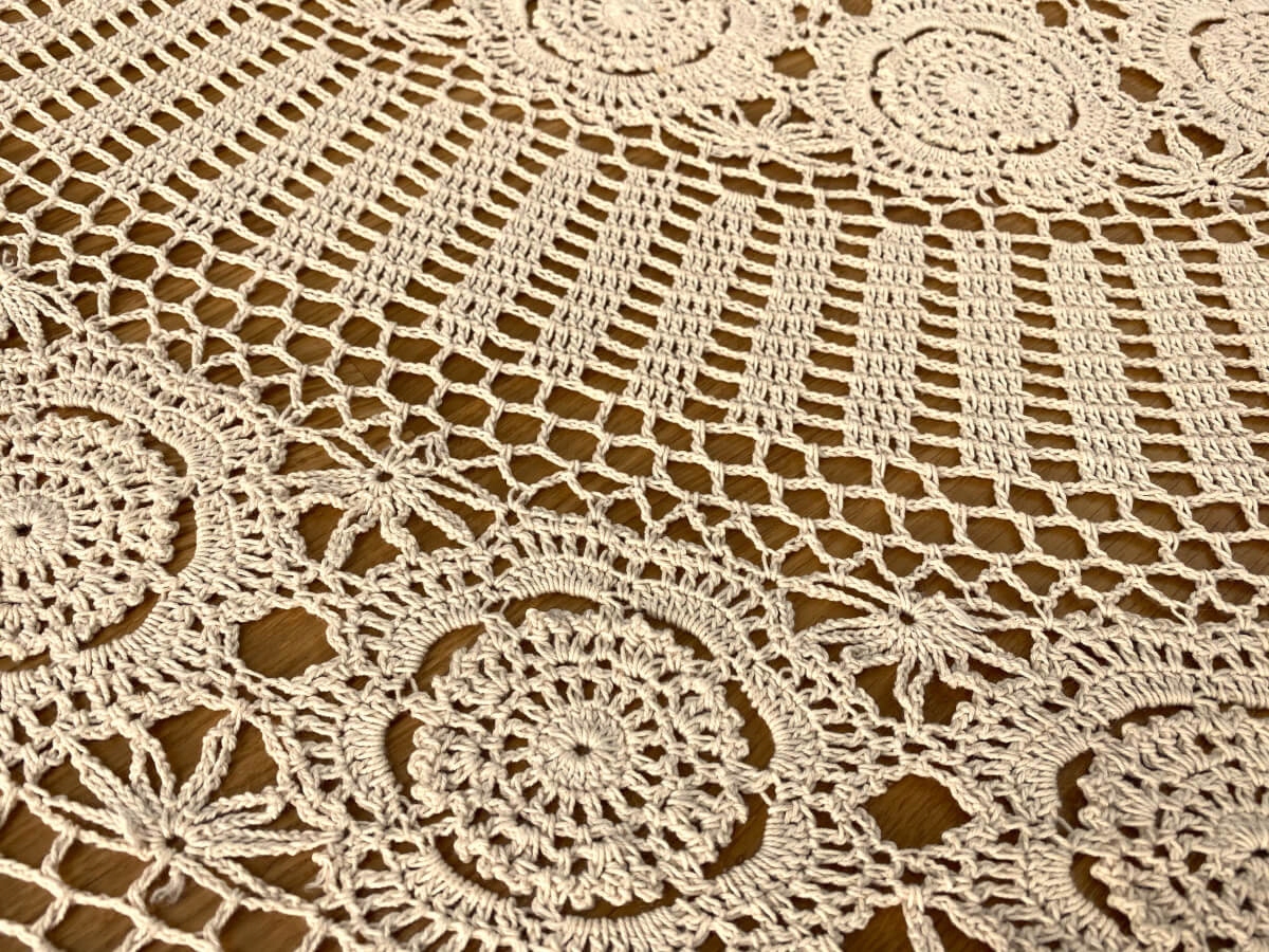 Obrus szydełkowy okrągły śr. 170 cm ecru Marka inna
