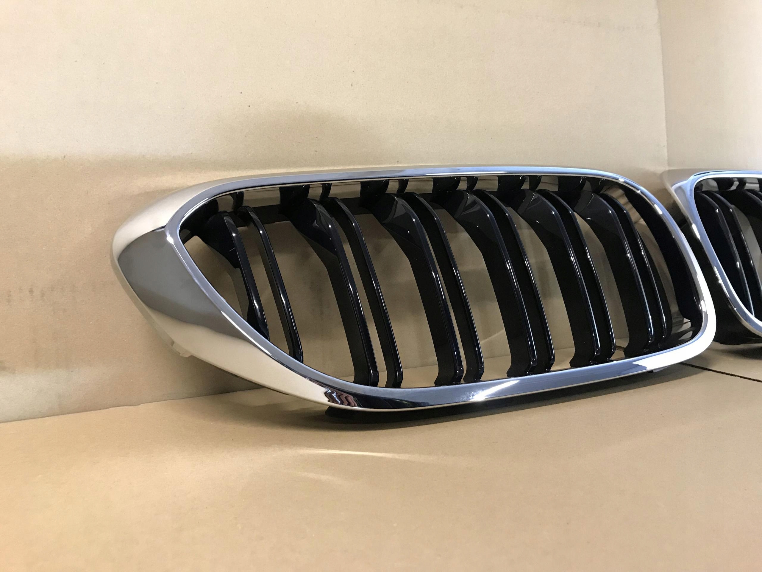 BMW M5 F90 GRILL ATRAPA NERKA LEWA PRAWA 8063173 Typ samochodu Samochody osobowe