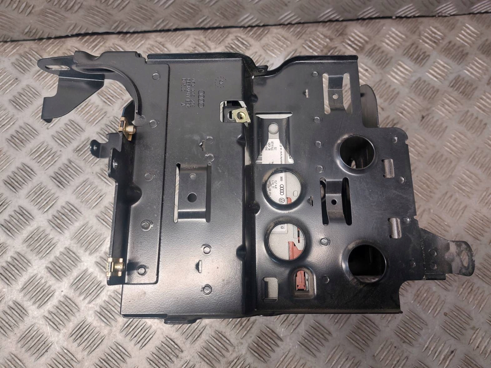 NAPED player navigation devices + frame support AUDI A6 C6 4E0919887C 4F0035209