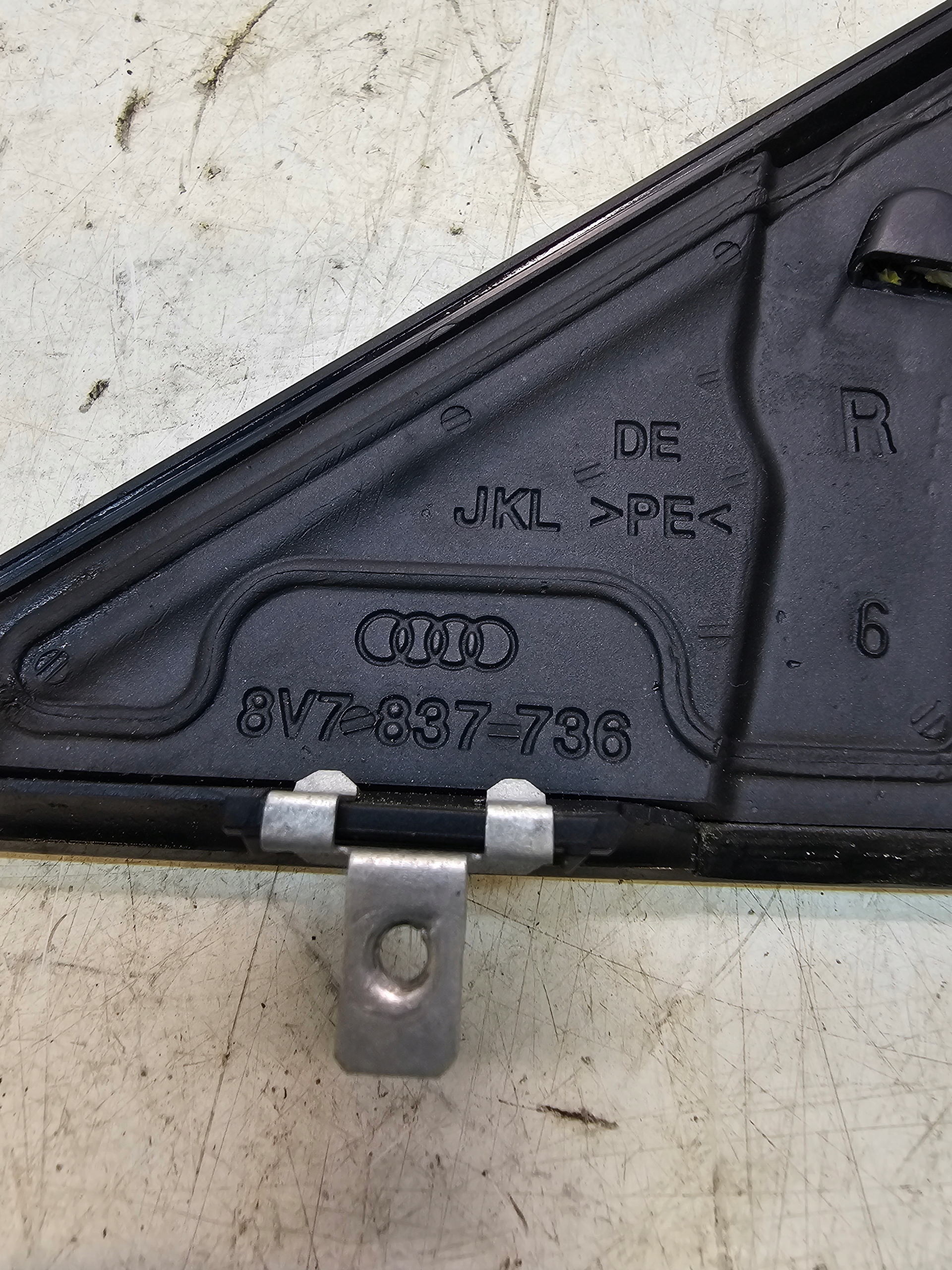 cap triangle door right front AUDI A3 8V CABRIO 8V7837736